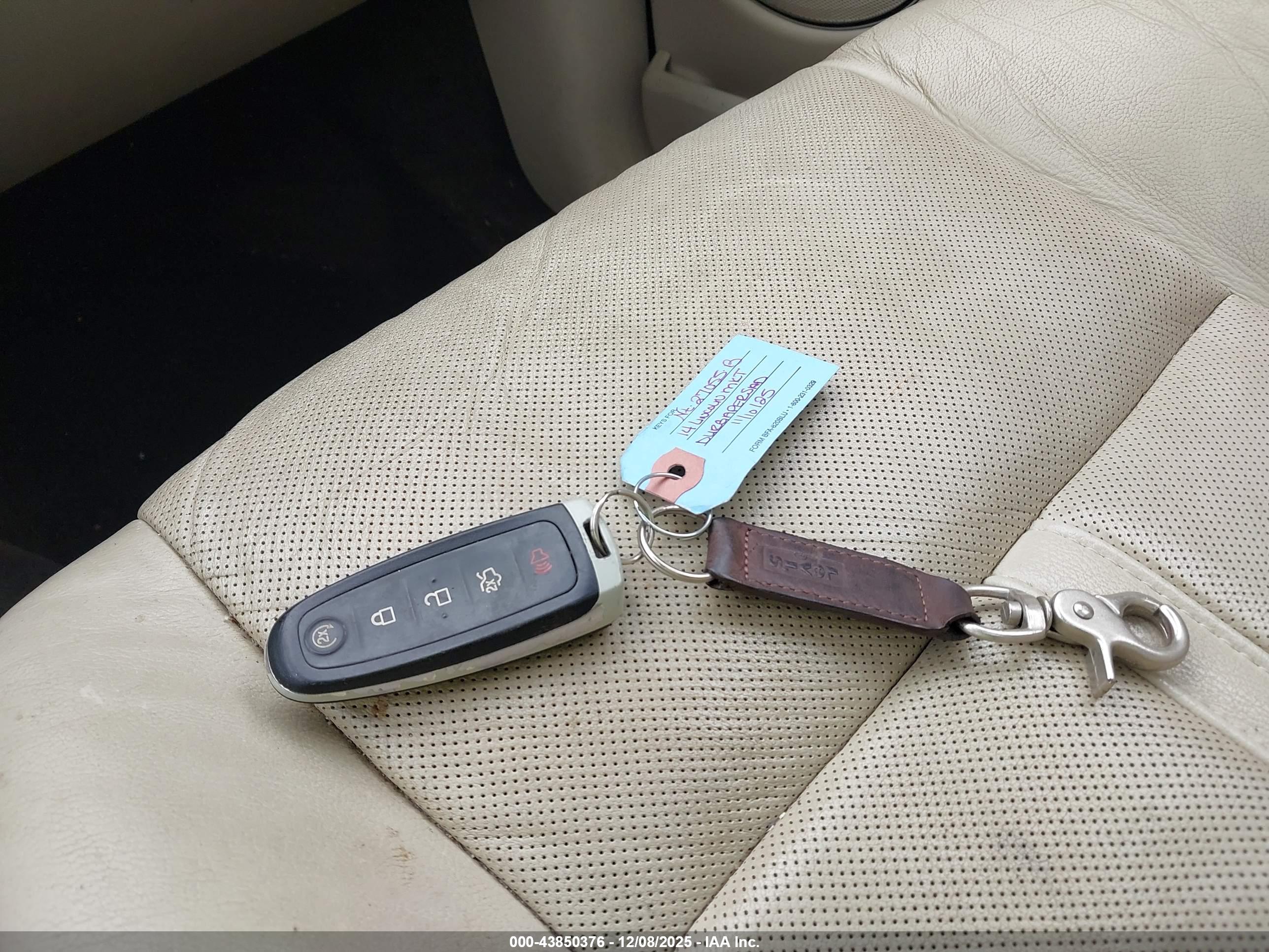 LINCOLN MKT image 11