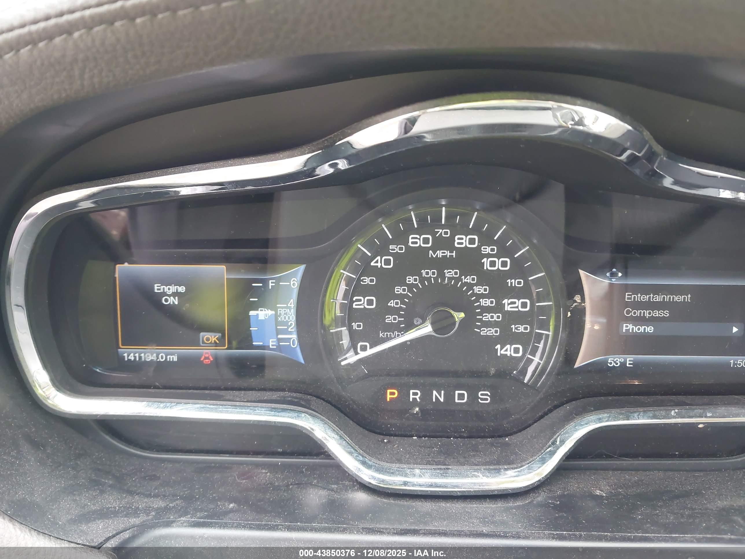 LINCOLN MKT image 7