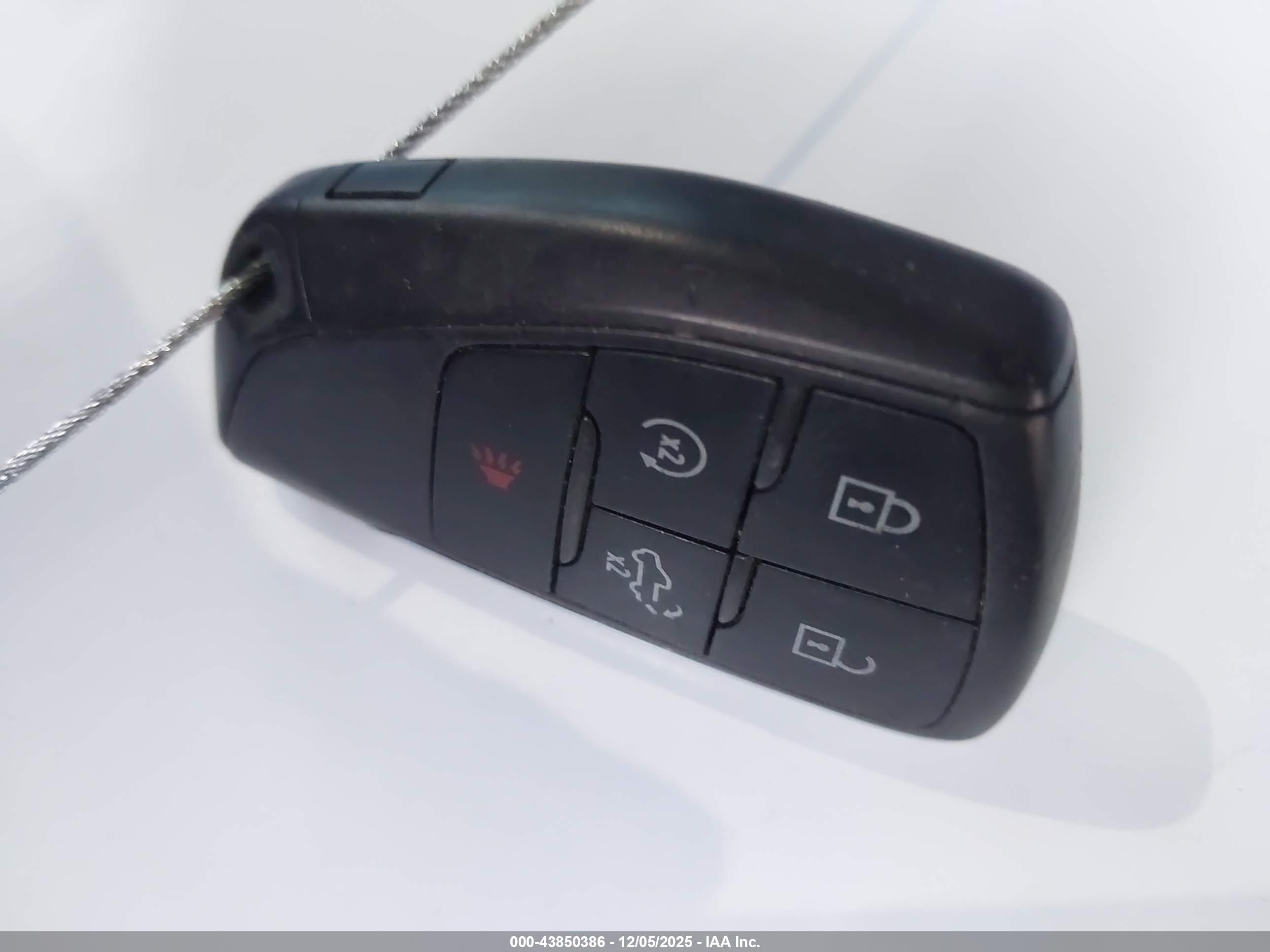 GMC SIERRA image 11