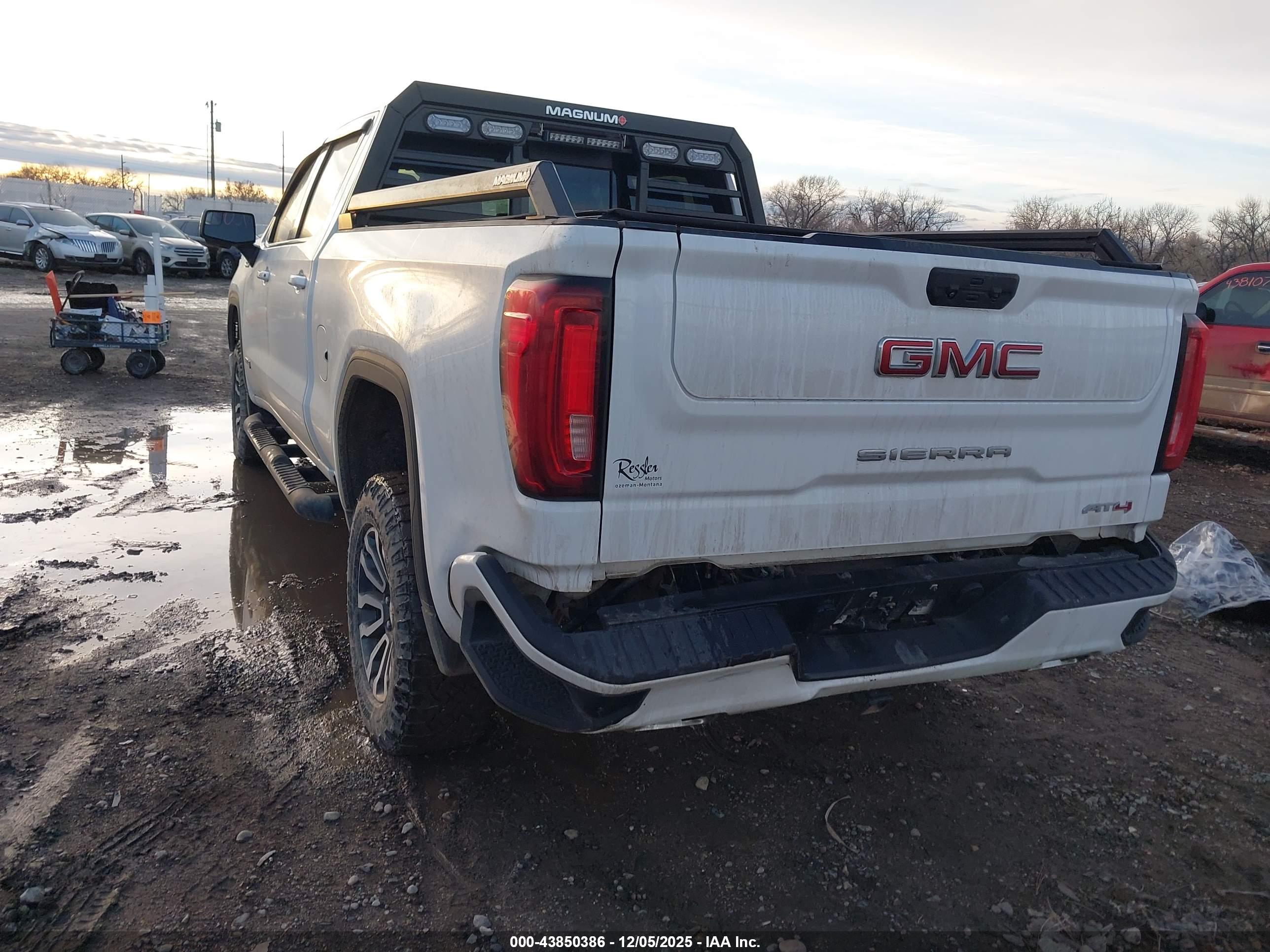 GMC SIERRA image 6