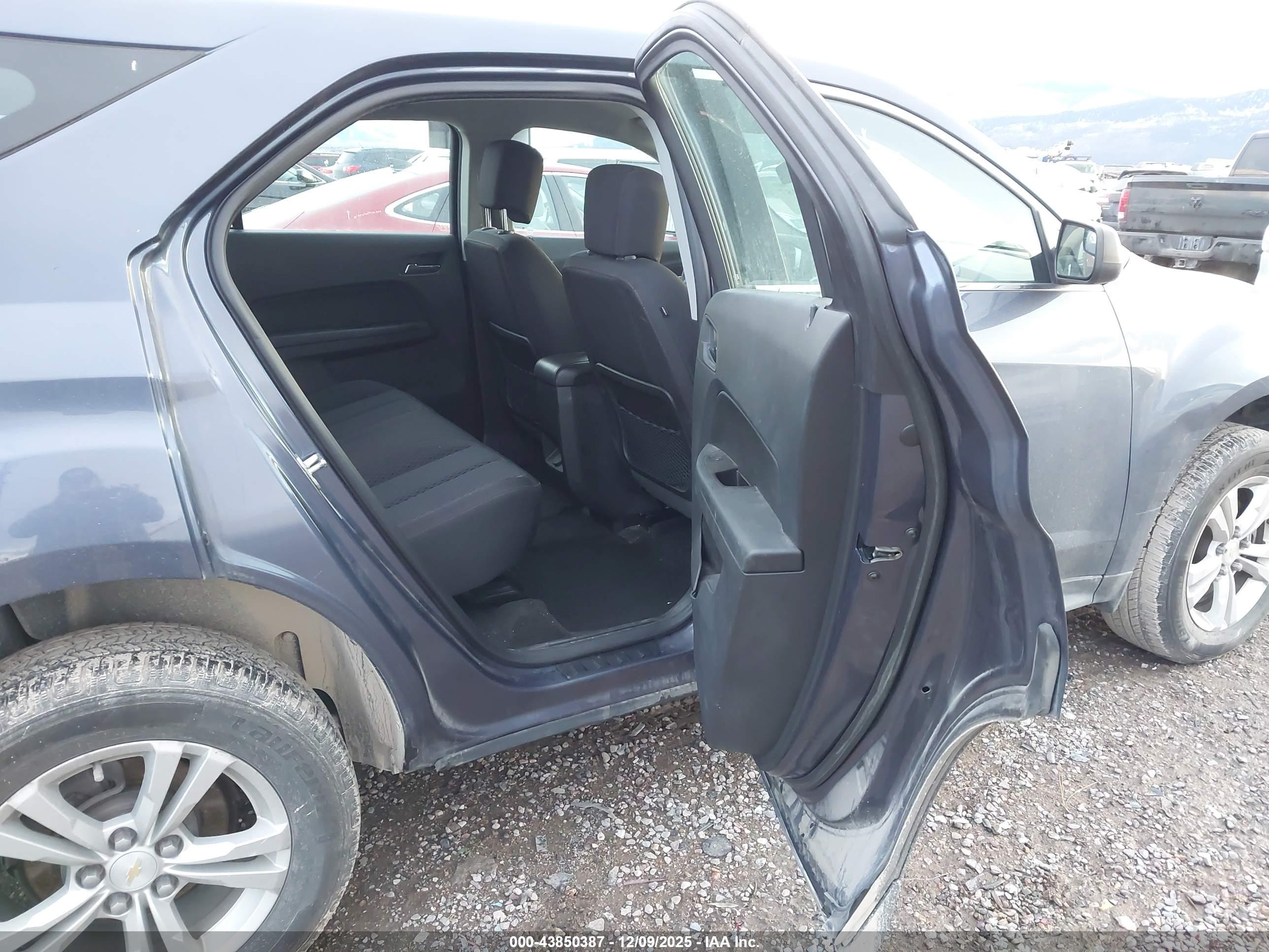 CHEVROLET EQUINOX image 8