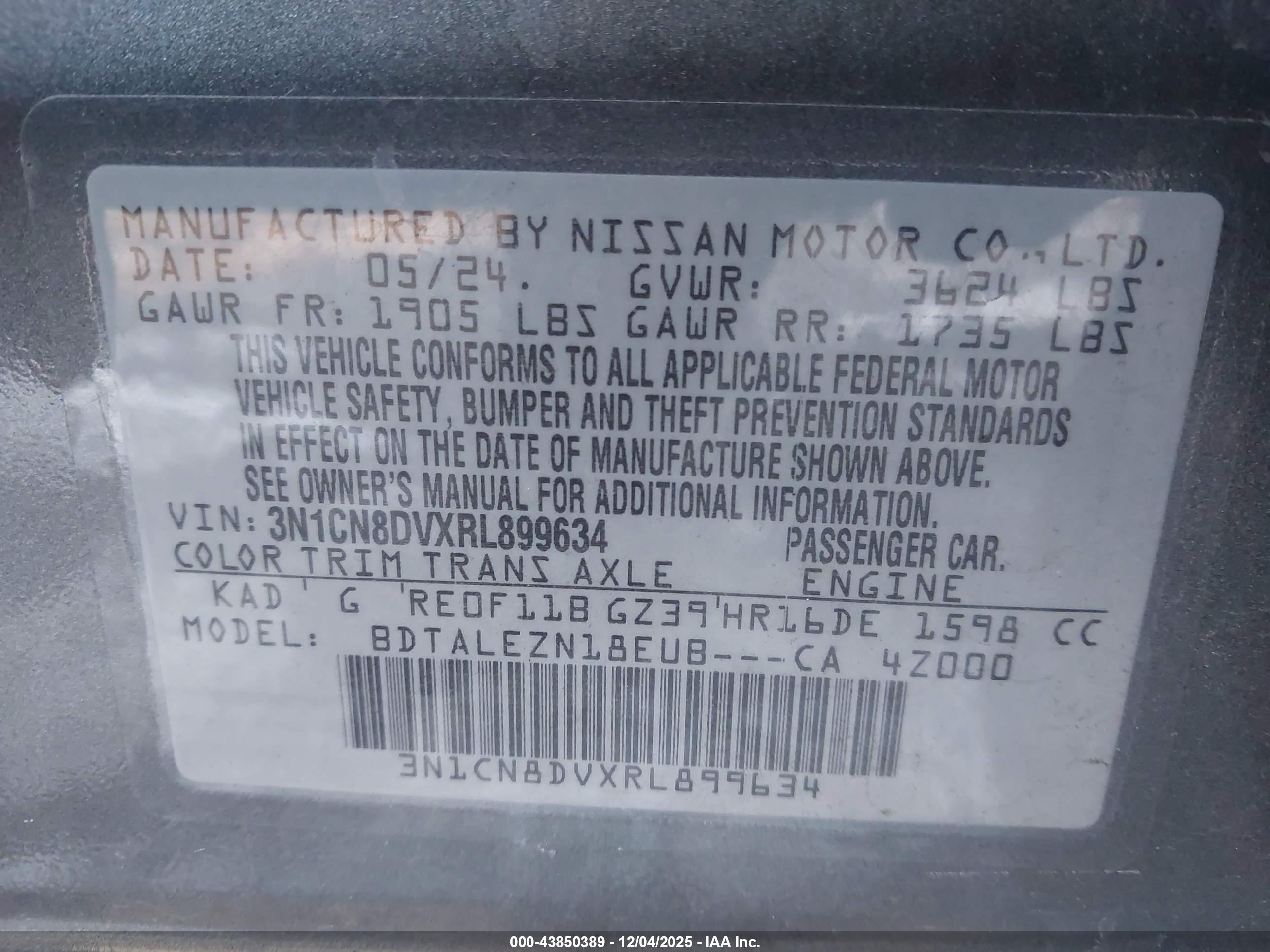 NISSAN VERSA image 9