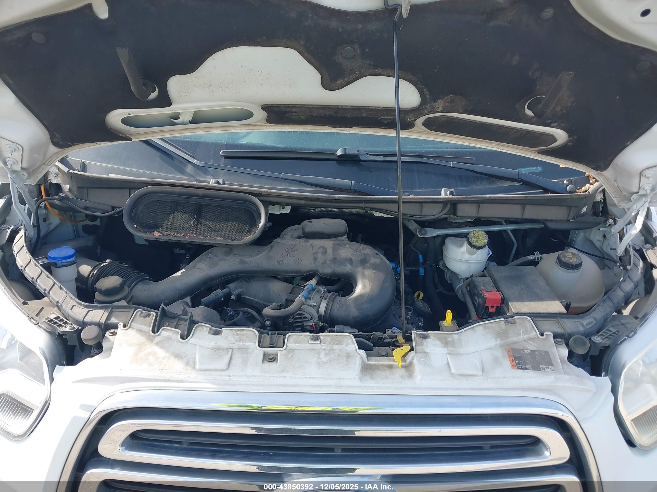 FORD TRANSIT-350 image 10