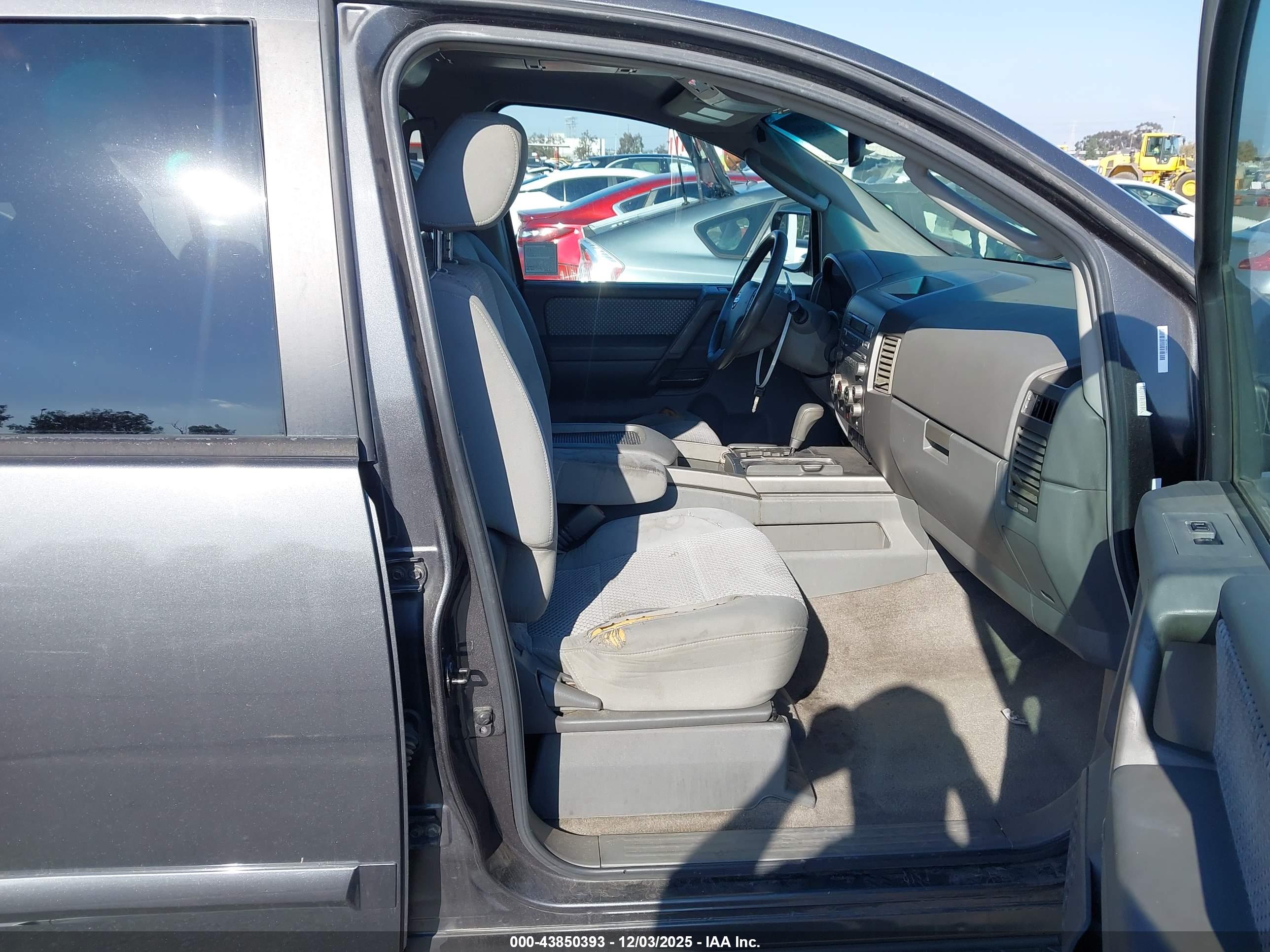 NISSAN ARMADA image 5