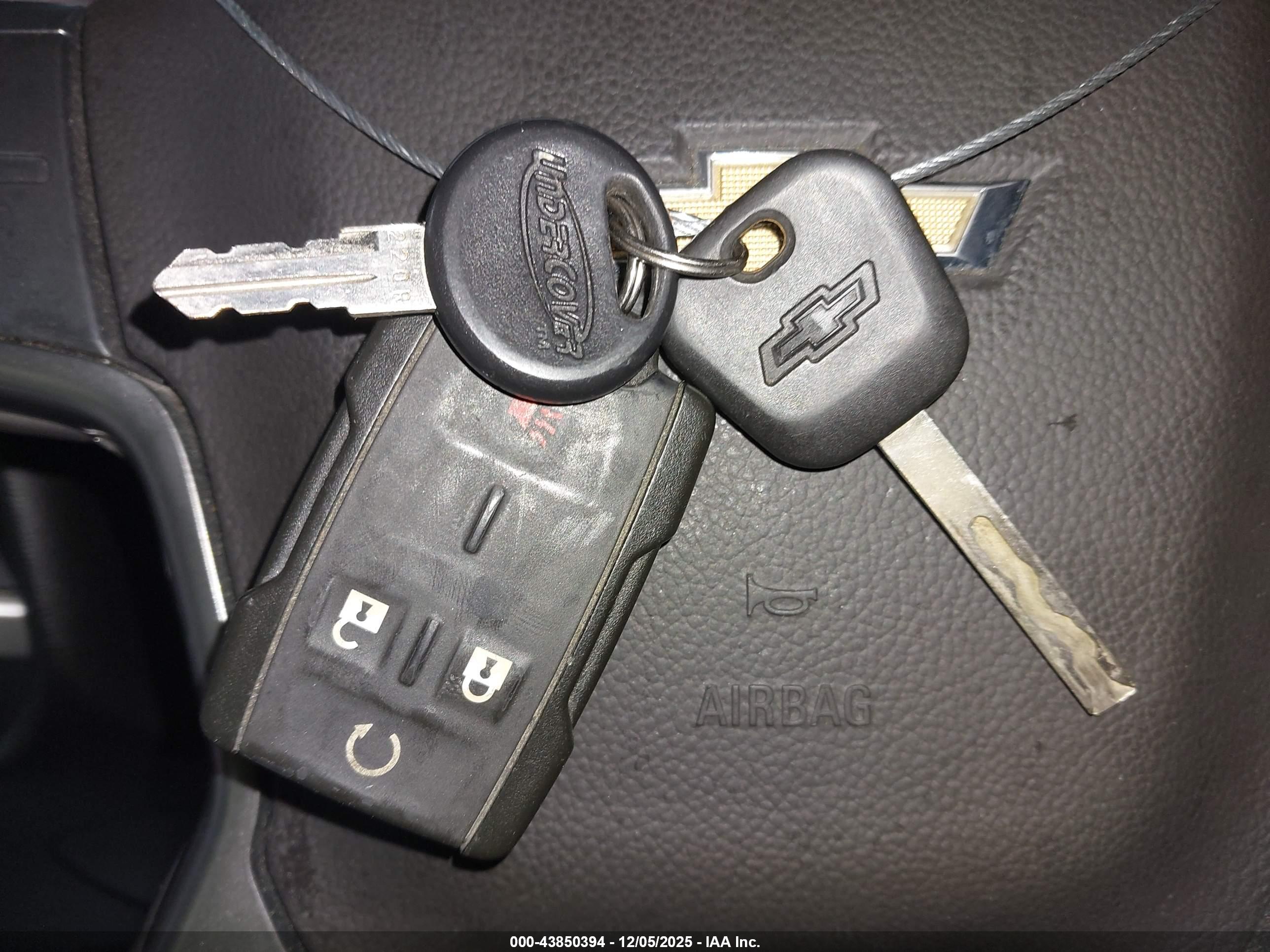 CHEVROLET SILVERADO image 11