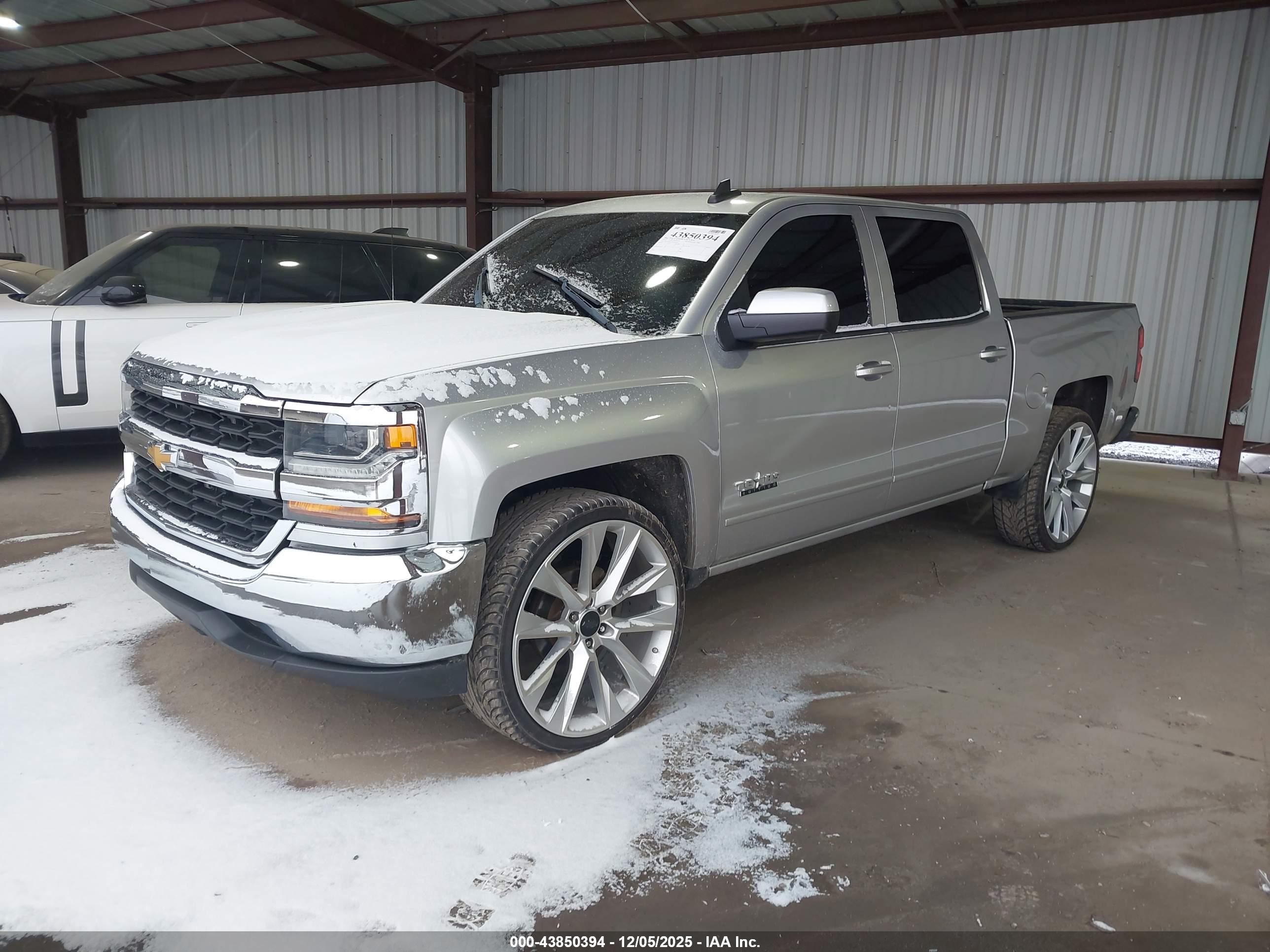 CHEVROLET SILVERADO image 2