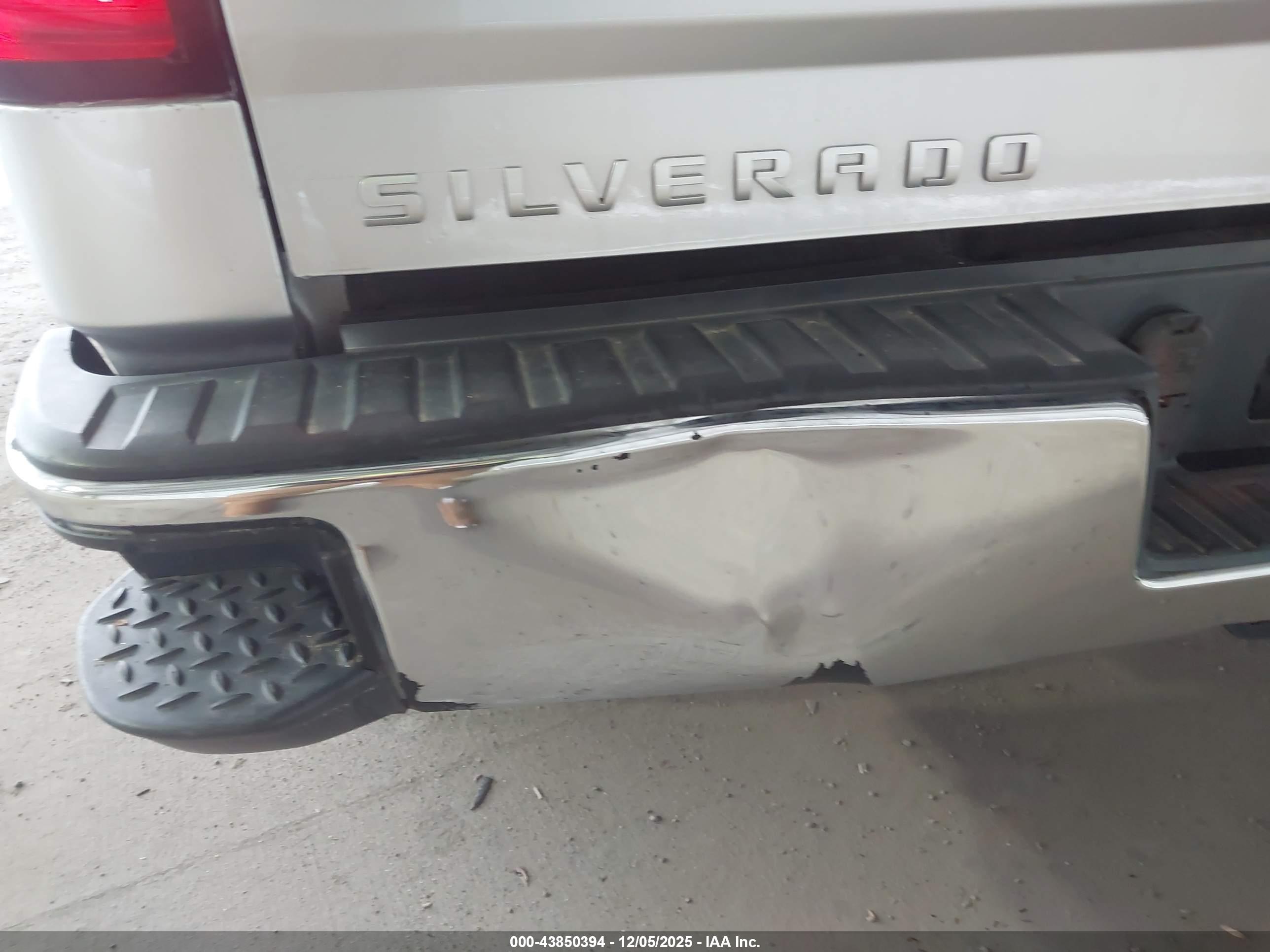 CHEVROLET SILVERADO image 6