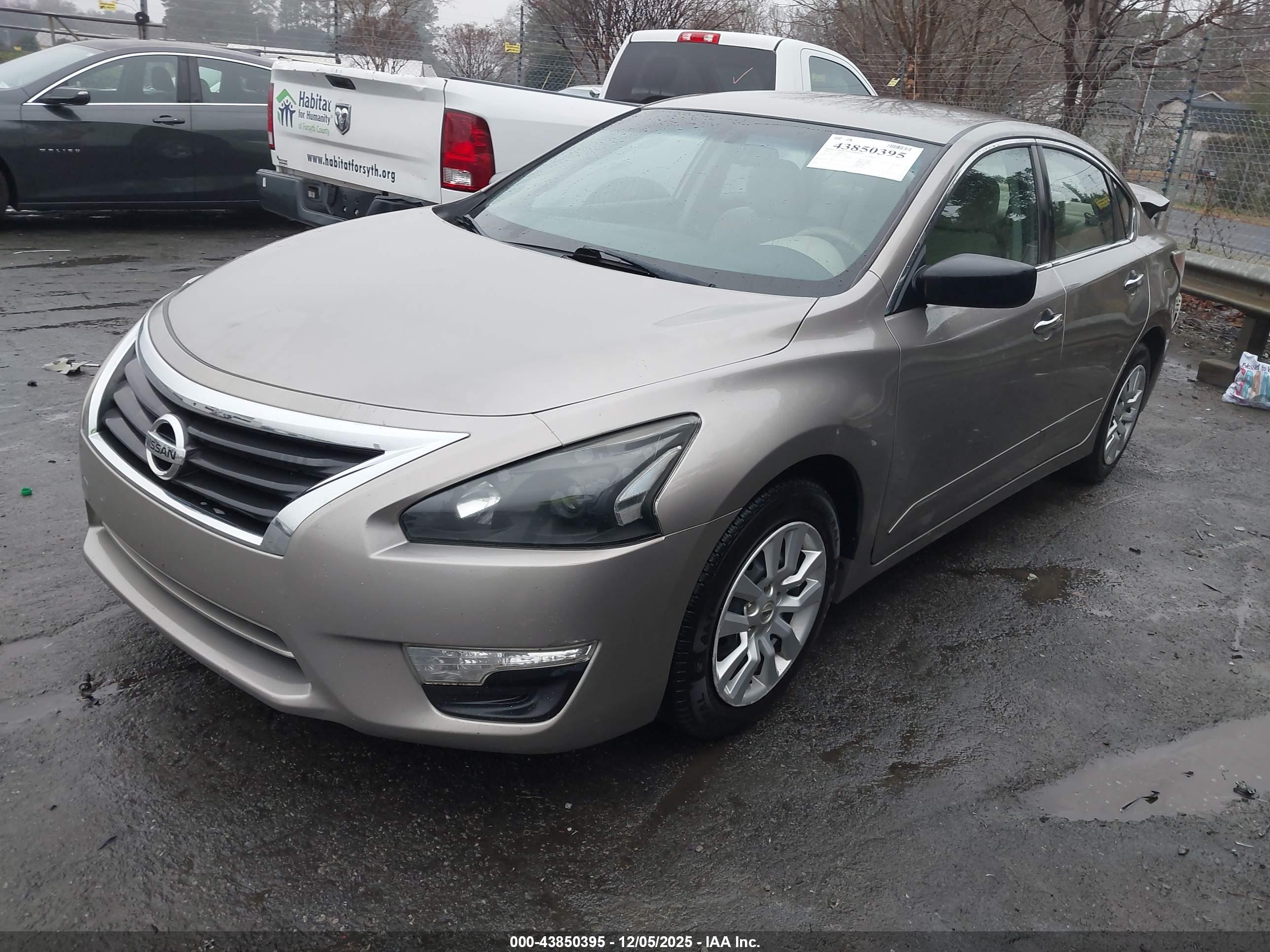 NISSAN ALTIMA image 2