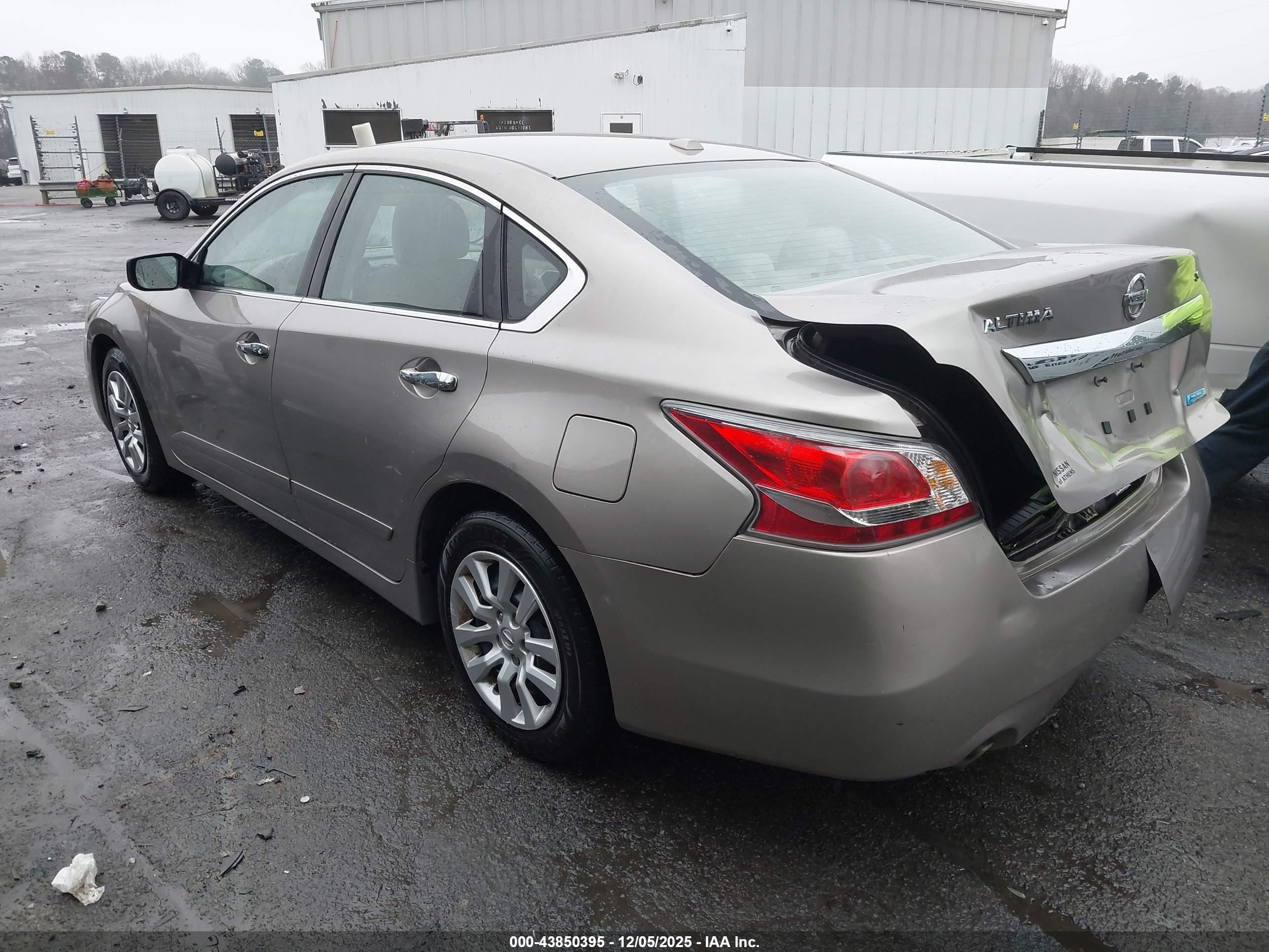 NISSAN ALTIMA image 3