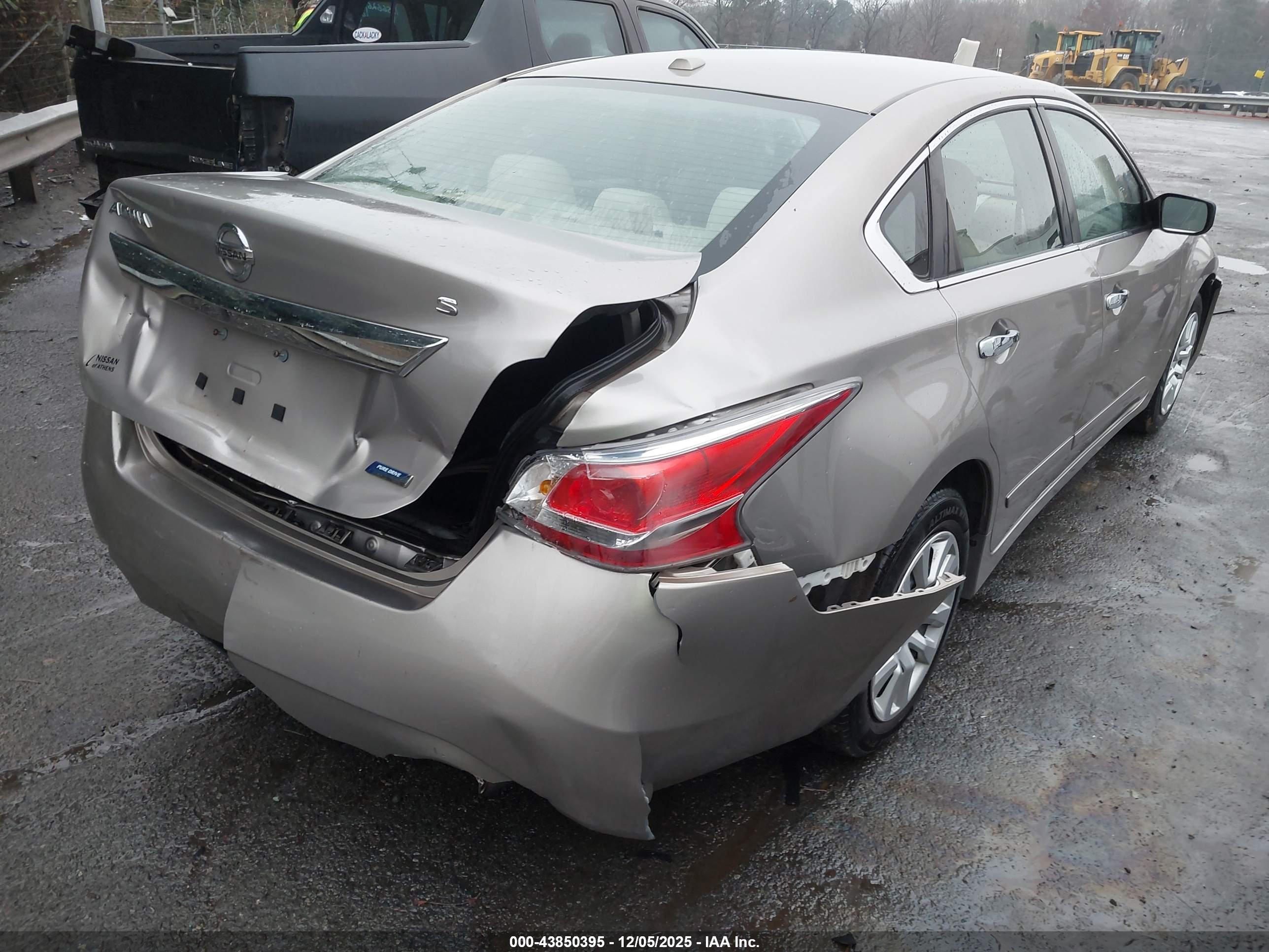 NISSAN ALTIMA image 4