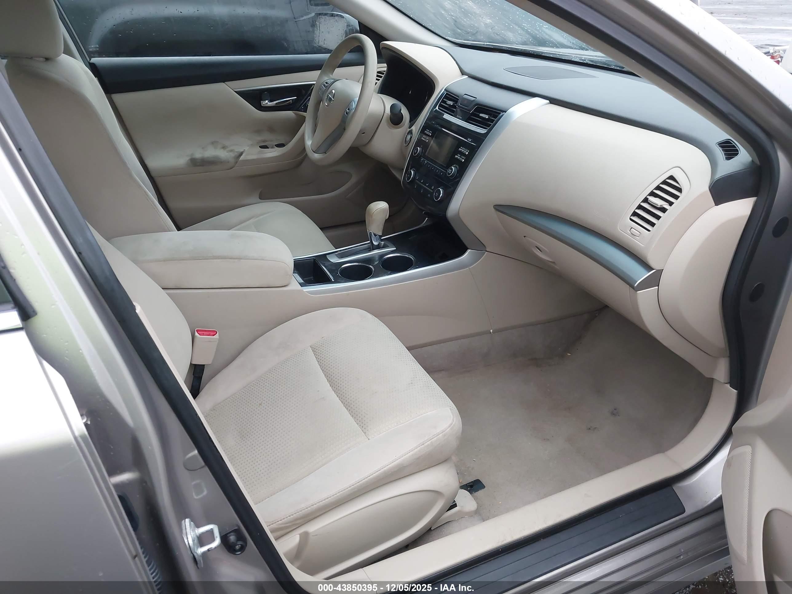 NISSAN ALTIMA image 5