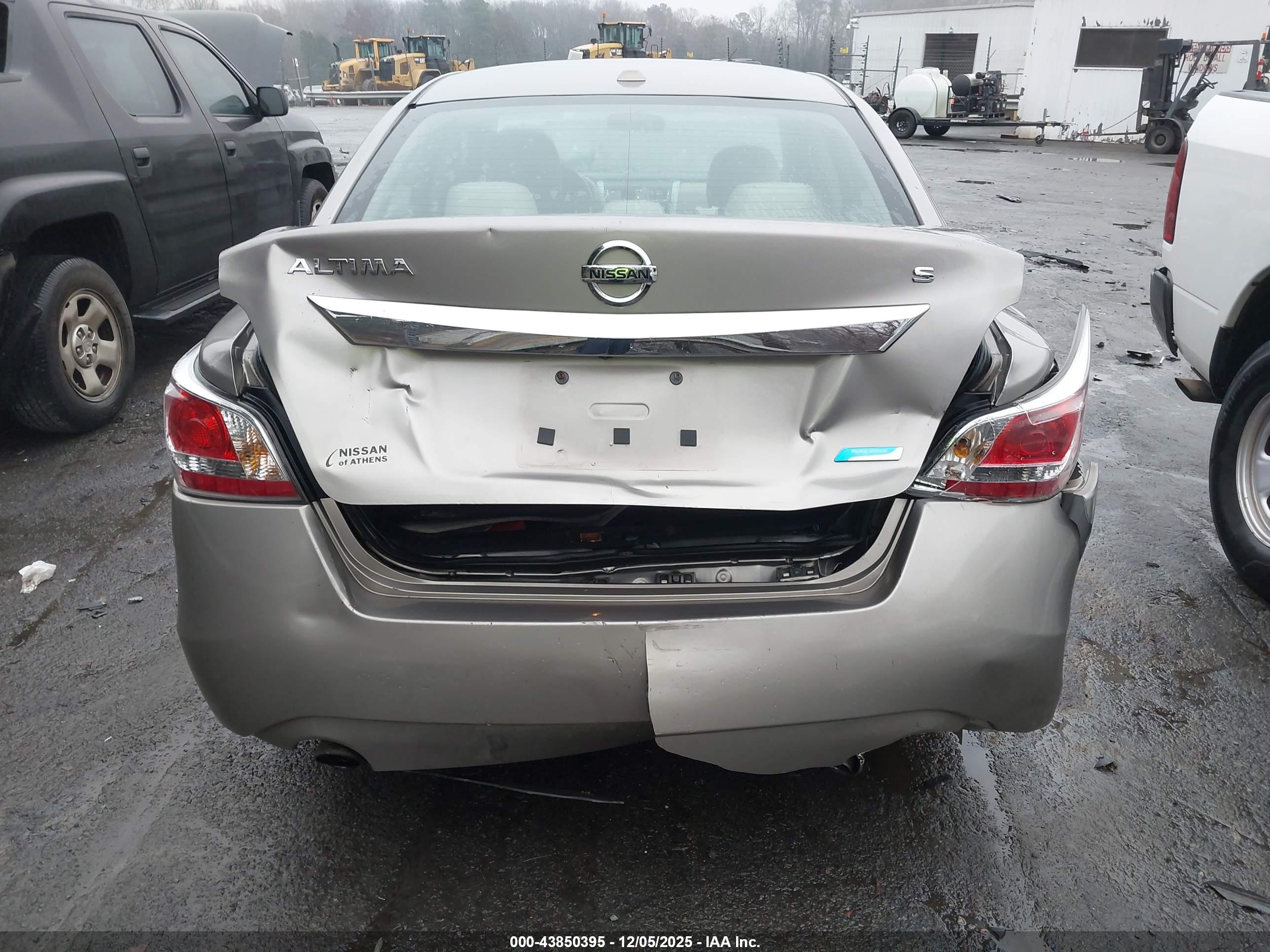 NISSAN ALTIMA image 6
