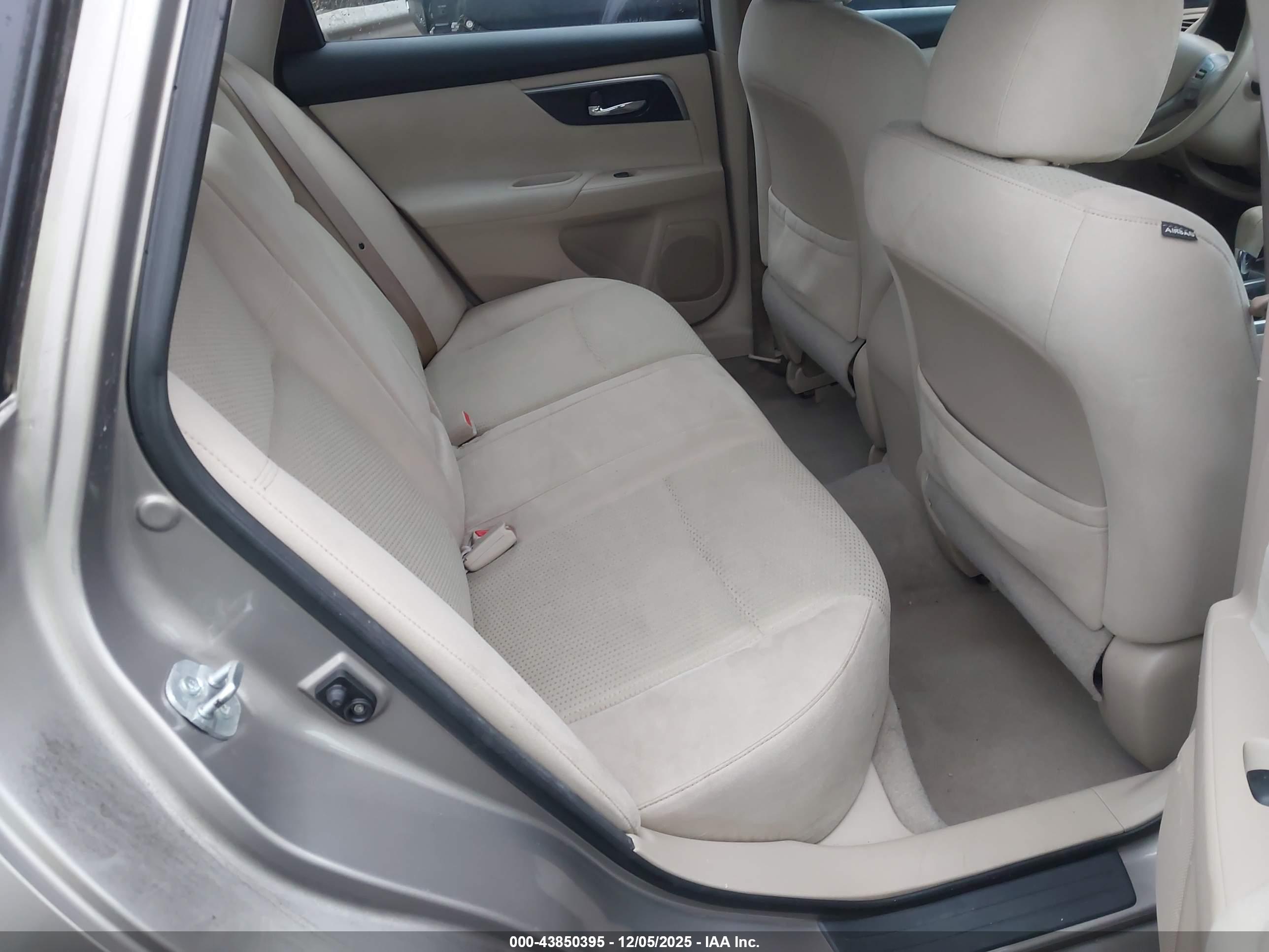 NISSAN ALTIMA image 8