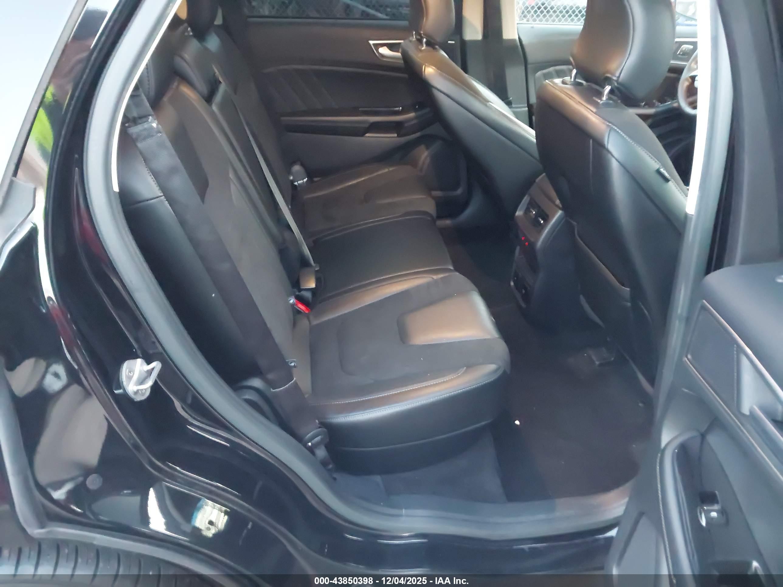 FORD EDGE image 8