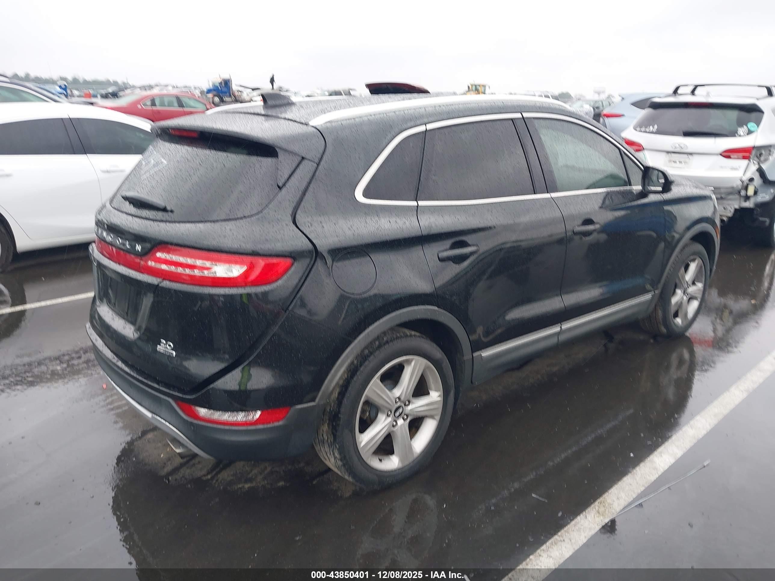 LINCOLN MKC image 4