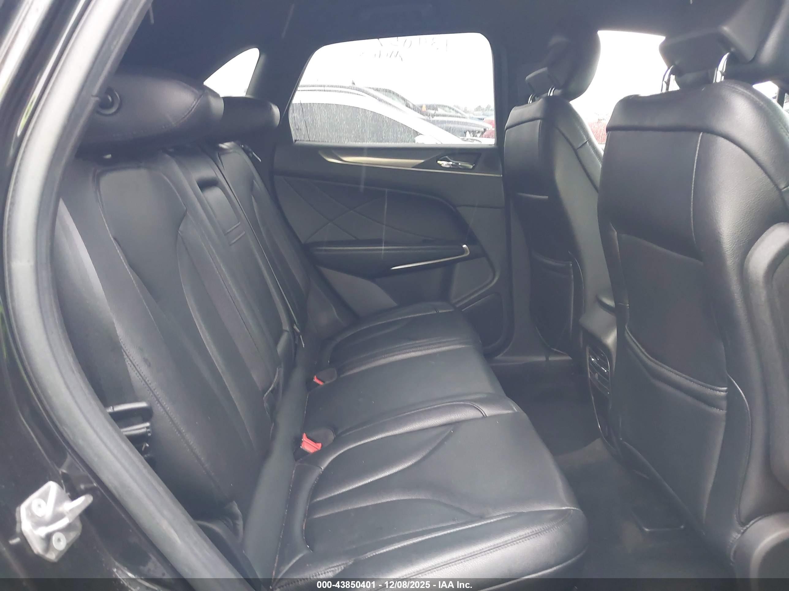 LINCOLN MKC image 8