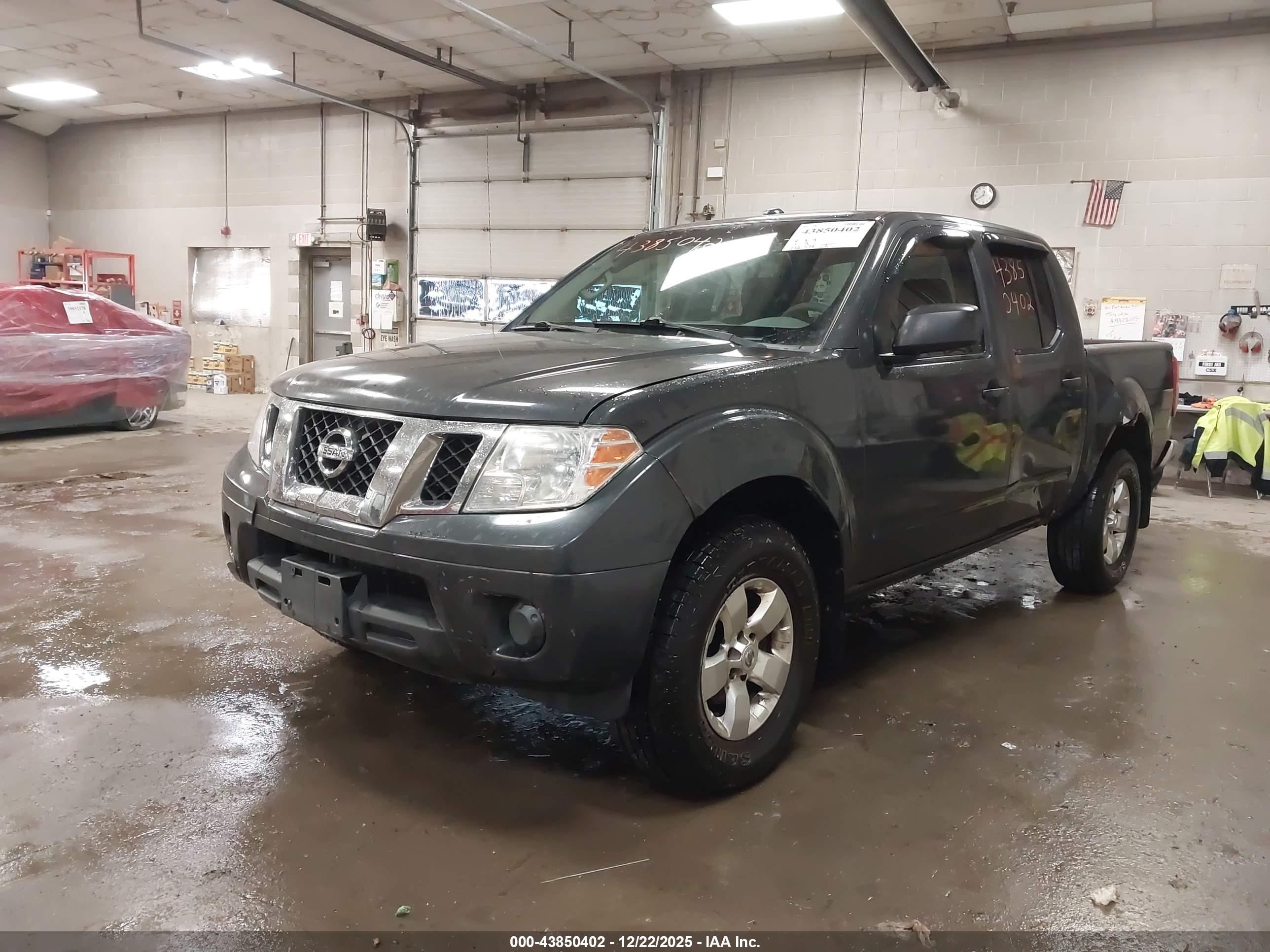 NISSAN FRONTIER image 2
