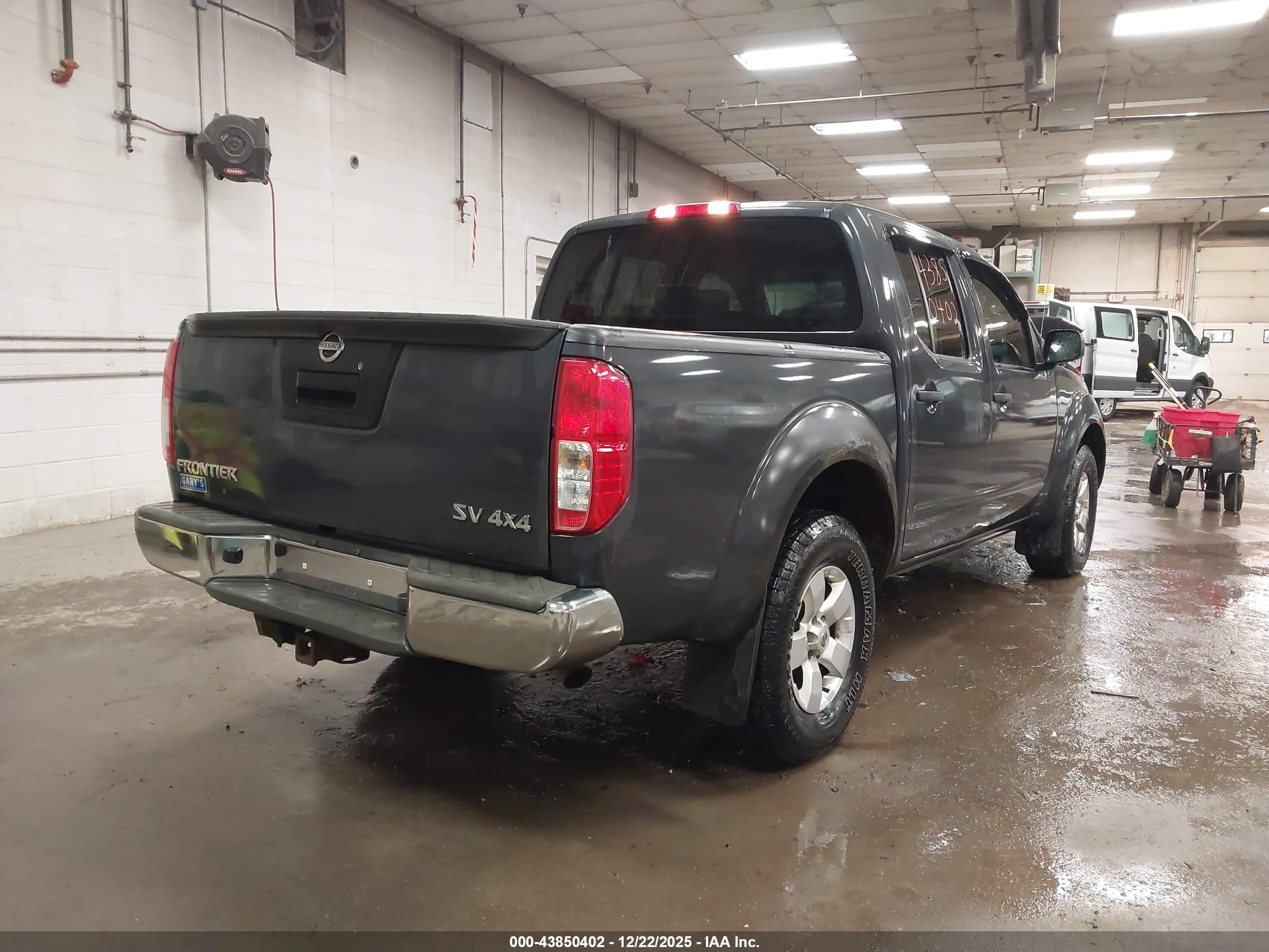 NISSAN FRONTIER image 4