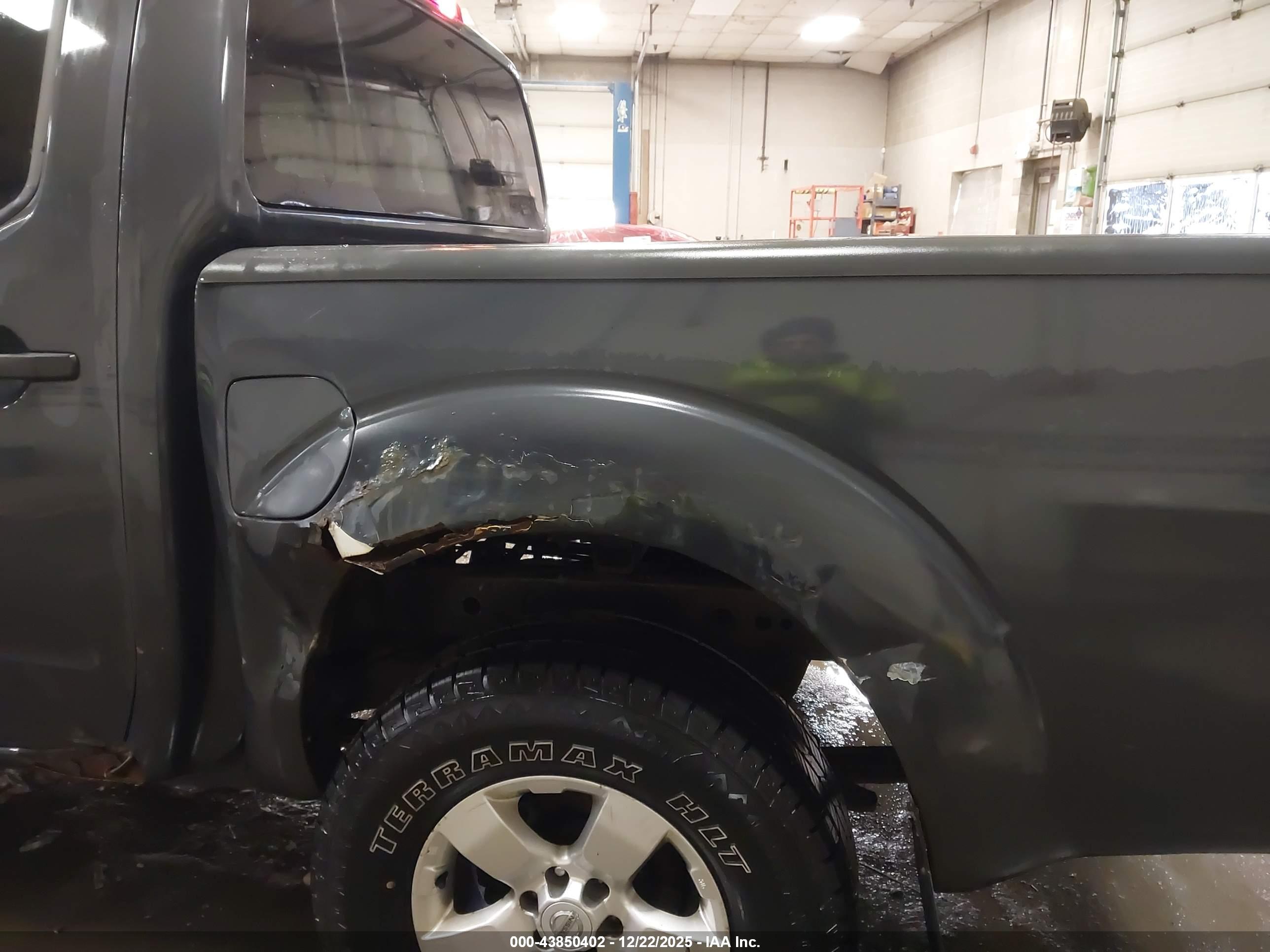 NISSAN FRONTIER image 6