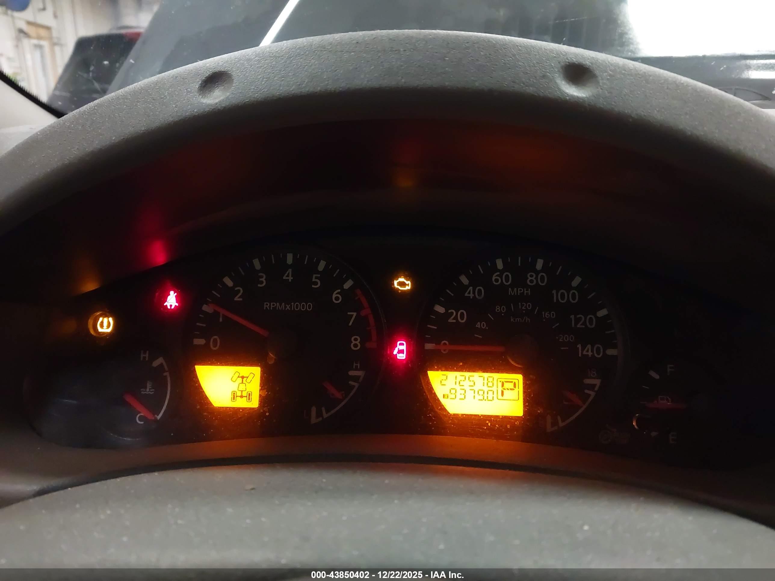 NISSAN FRONTIER image 7