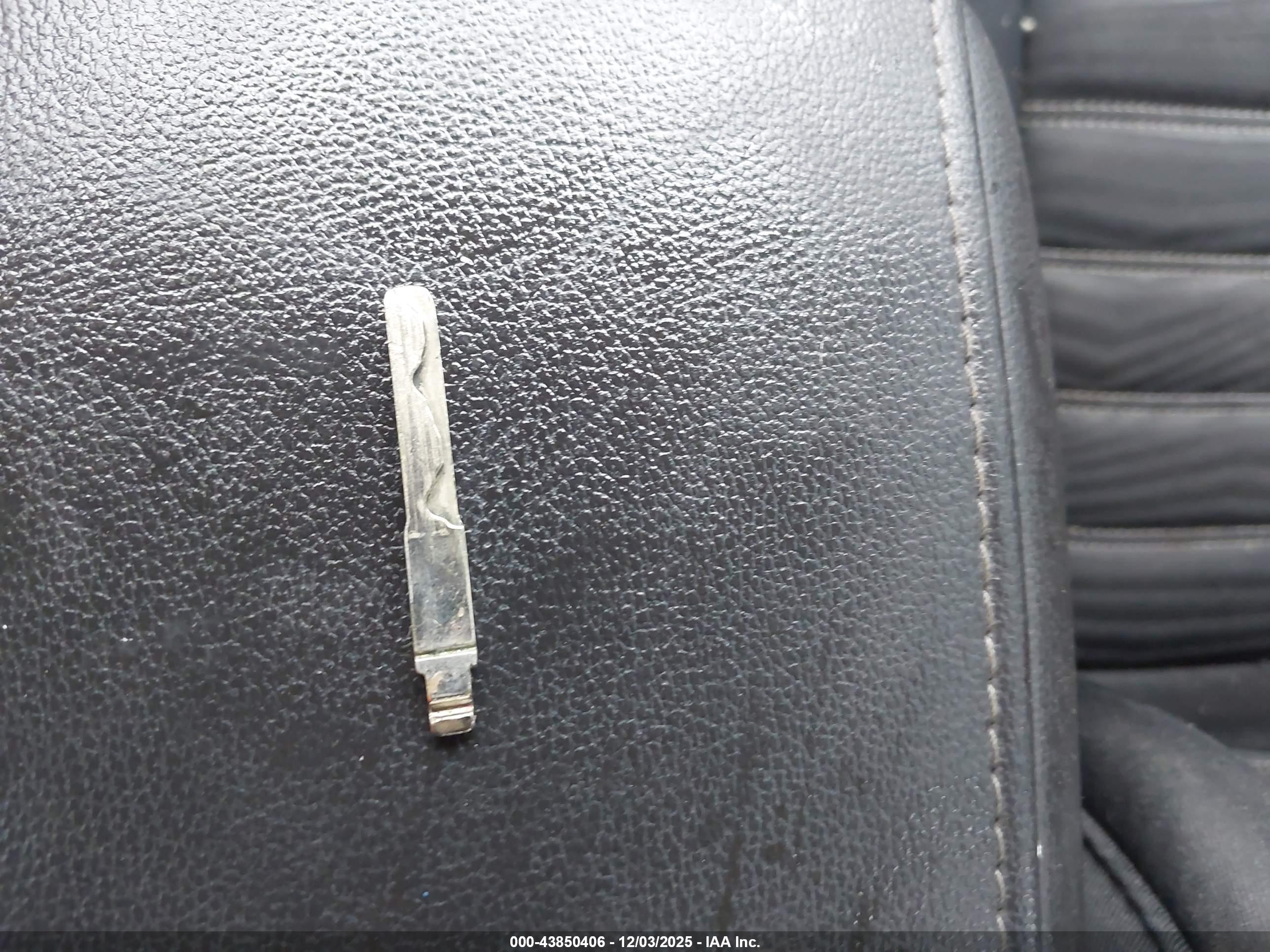 FORD FUSION image 11