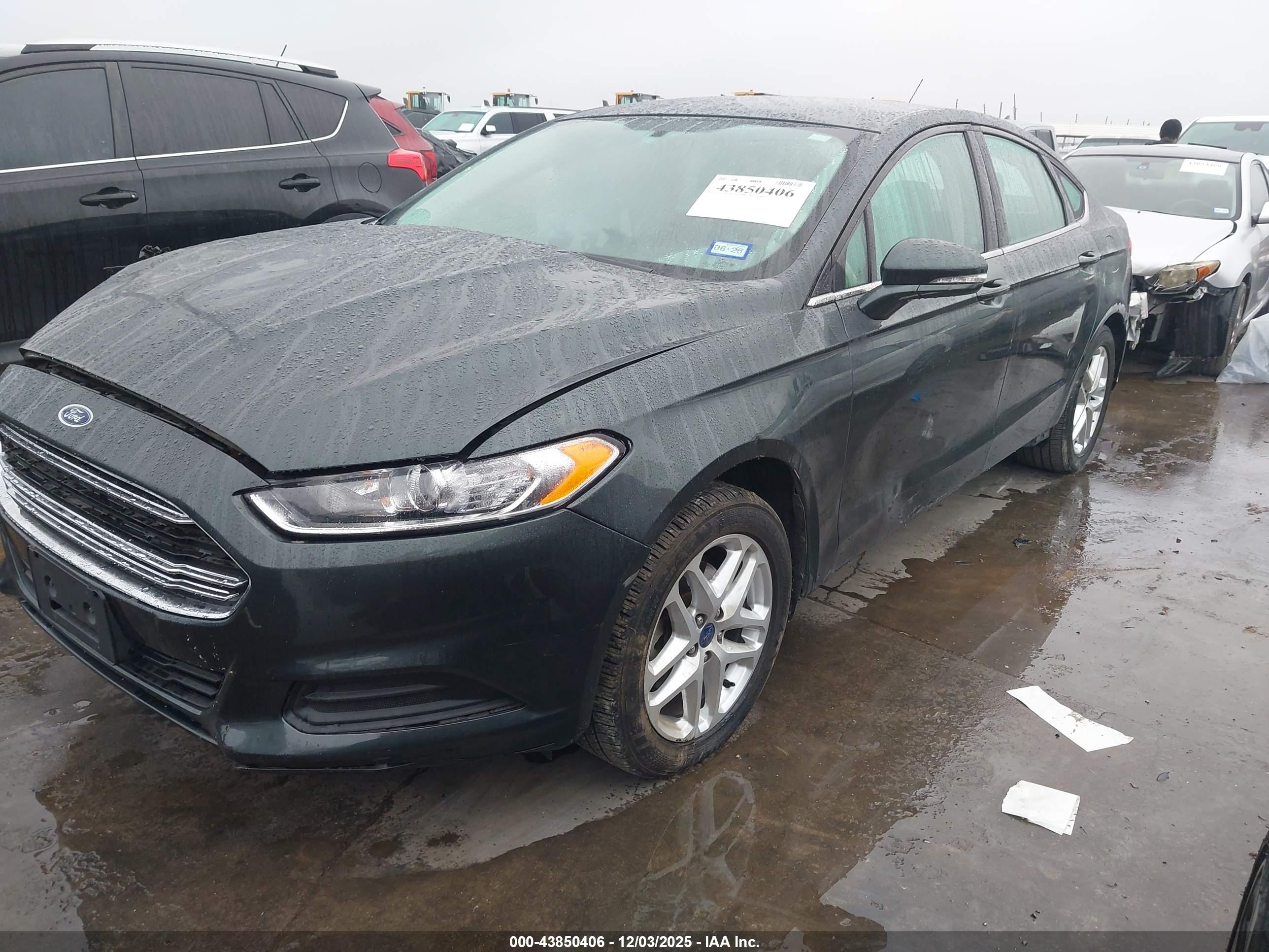 FORD FUSION image 2