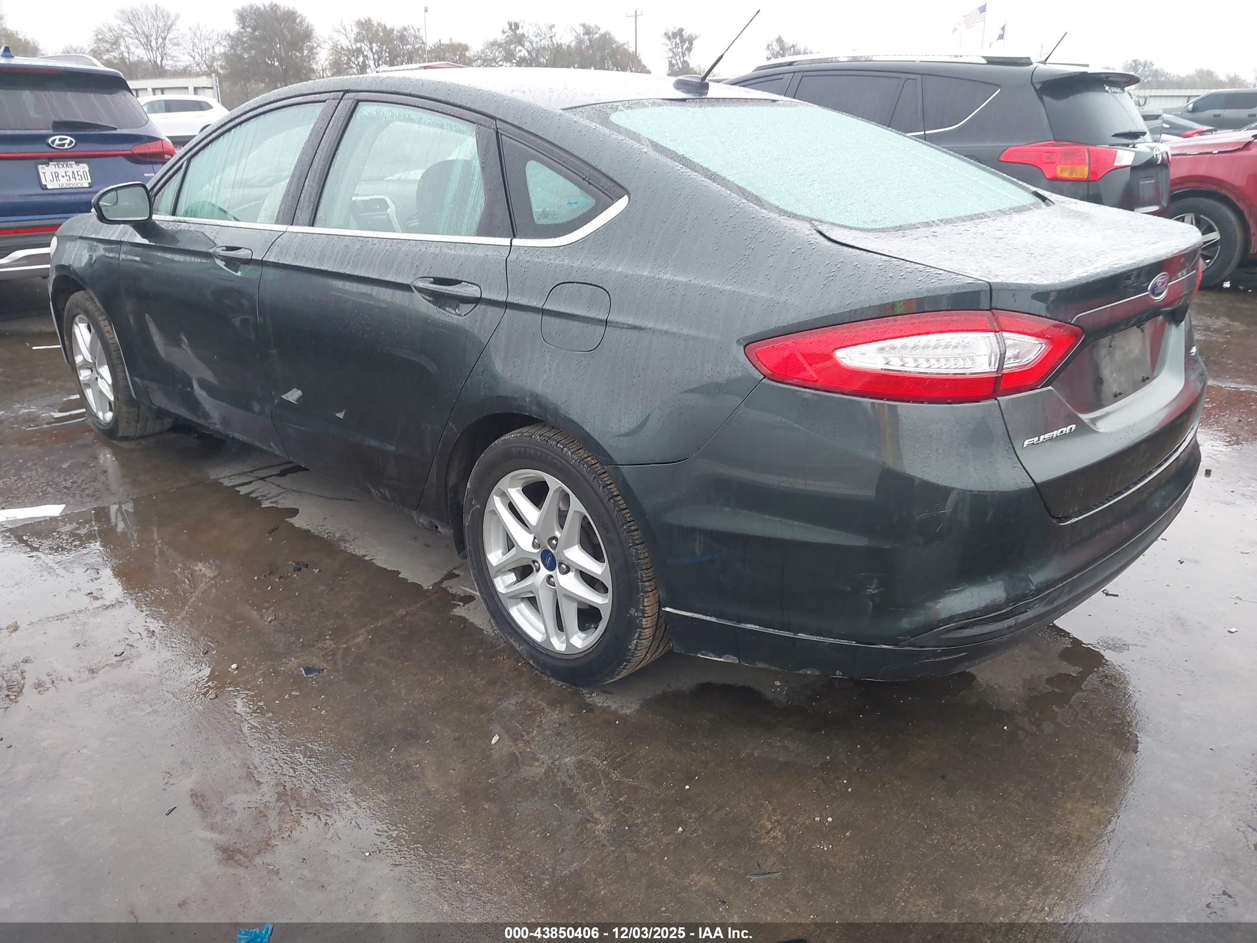 FORD FUSION image 3