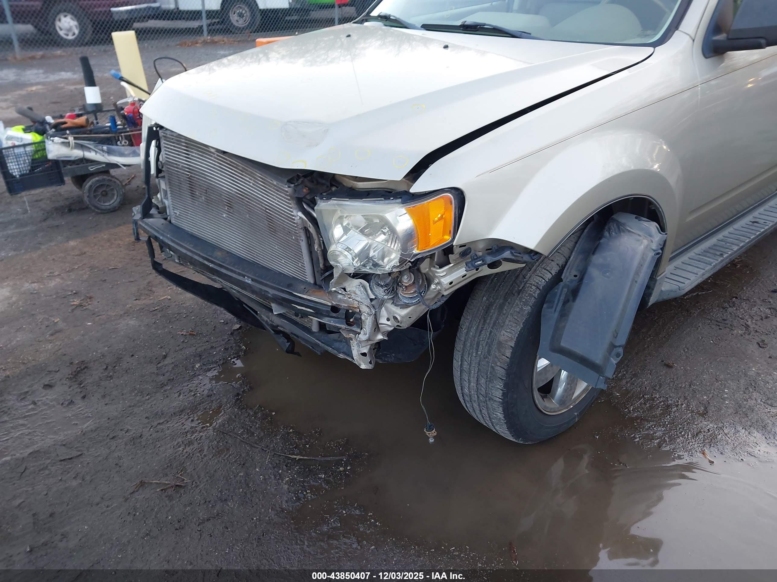 FORD ESCAPE image 6