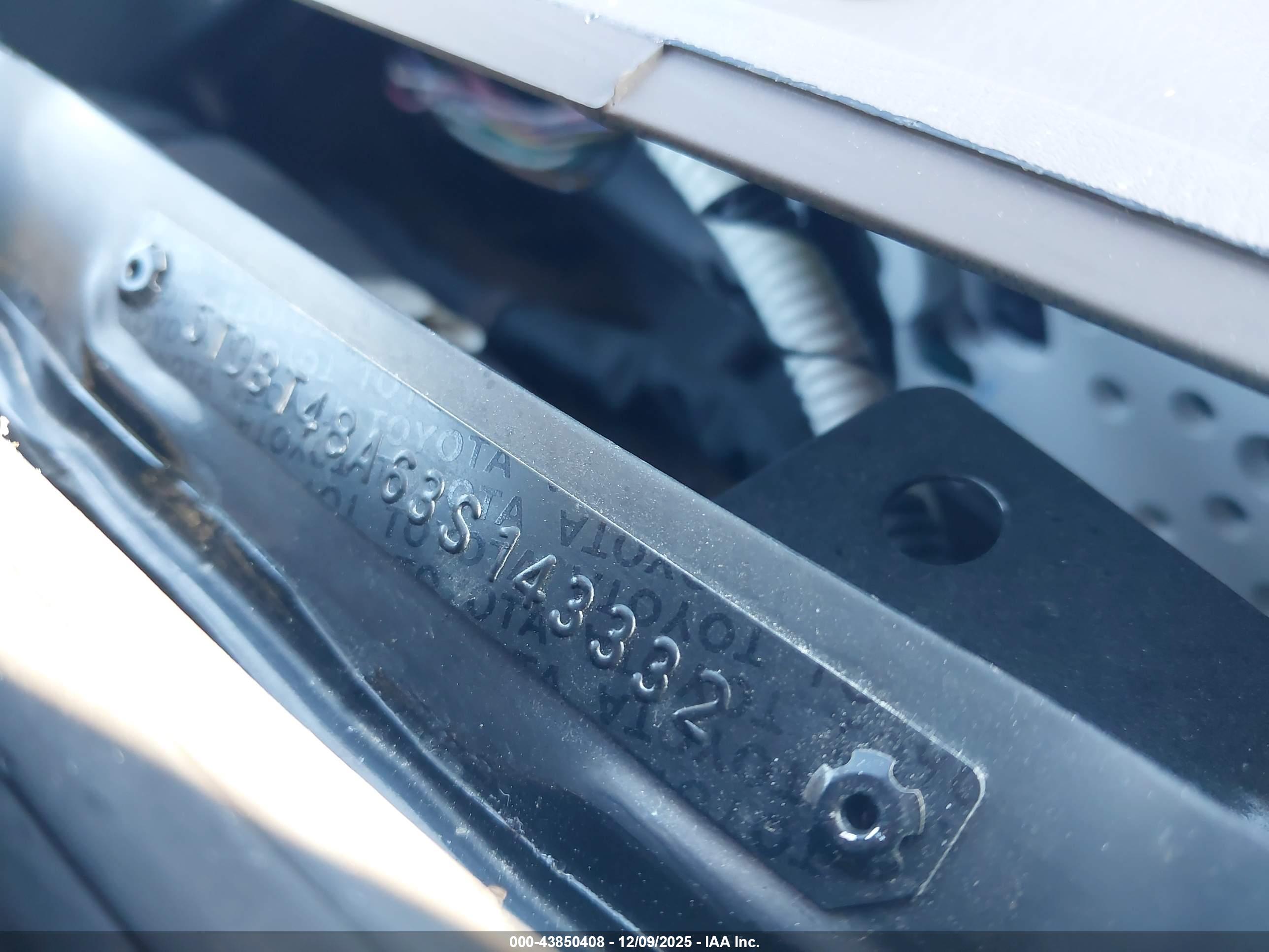 TOYOTA SEQUOIA image 9