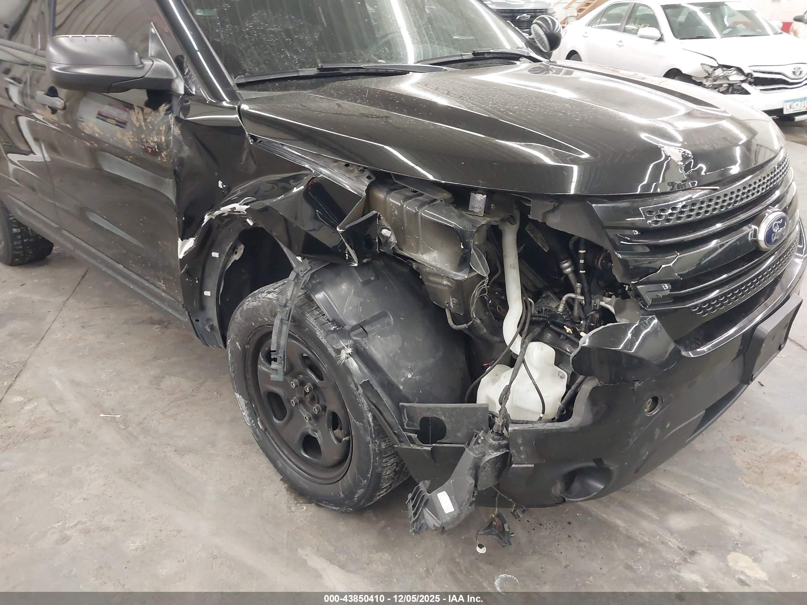 FORD UTILITY image 6