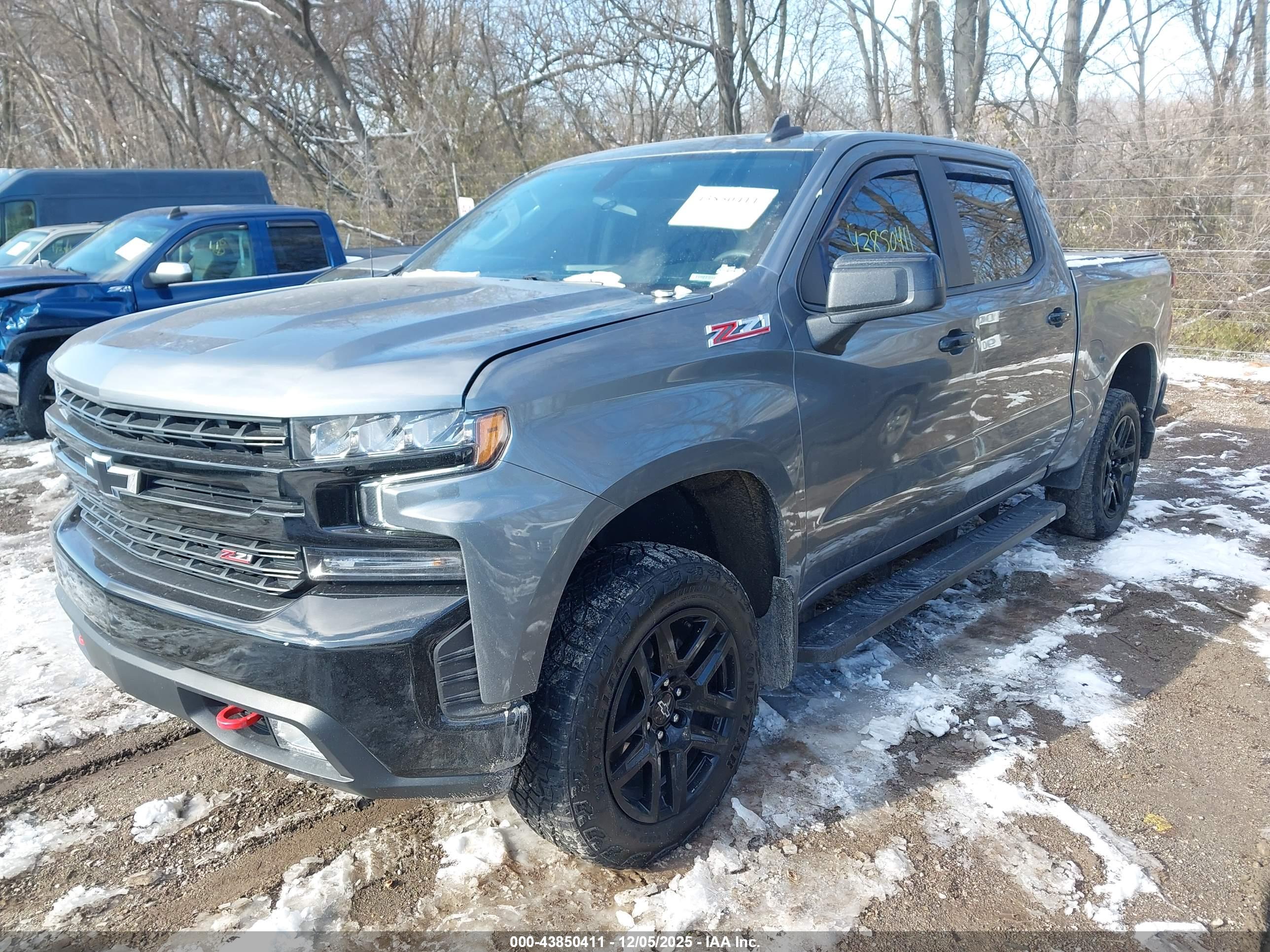 CHEVROLET SILVERADO image 2