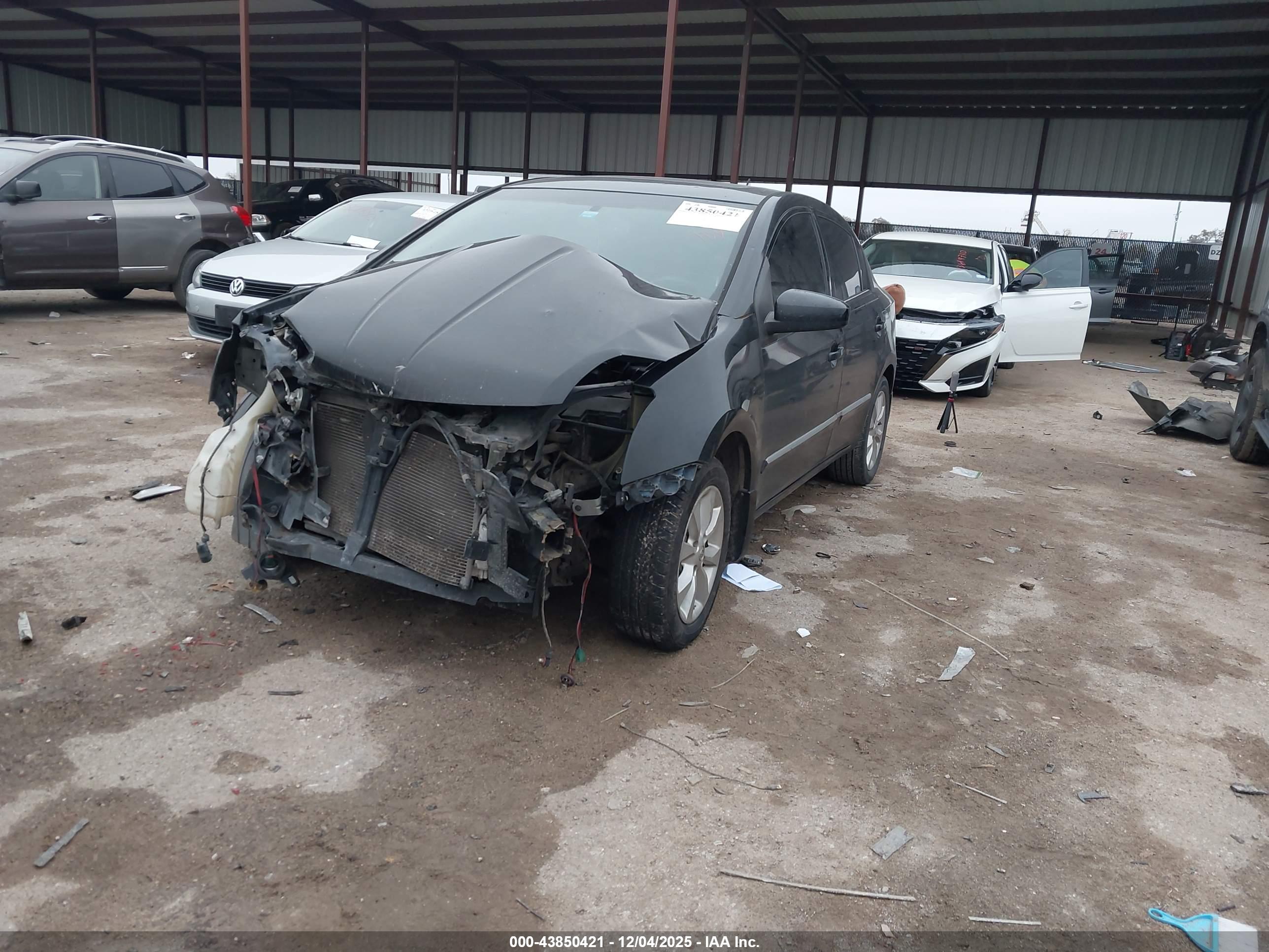 NISSAN SENTRA image 2