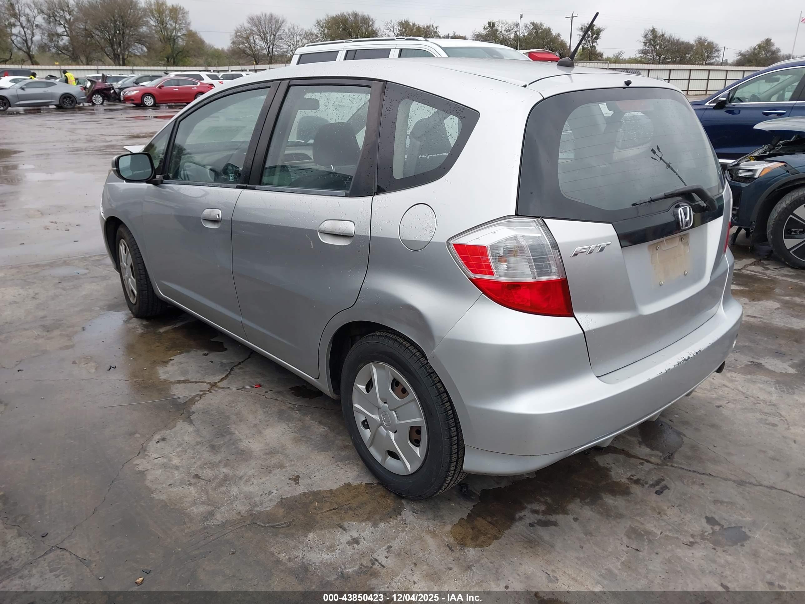HONDA FIT image 3