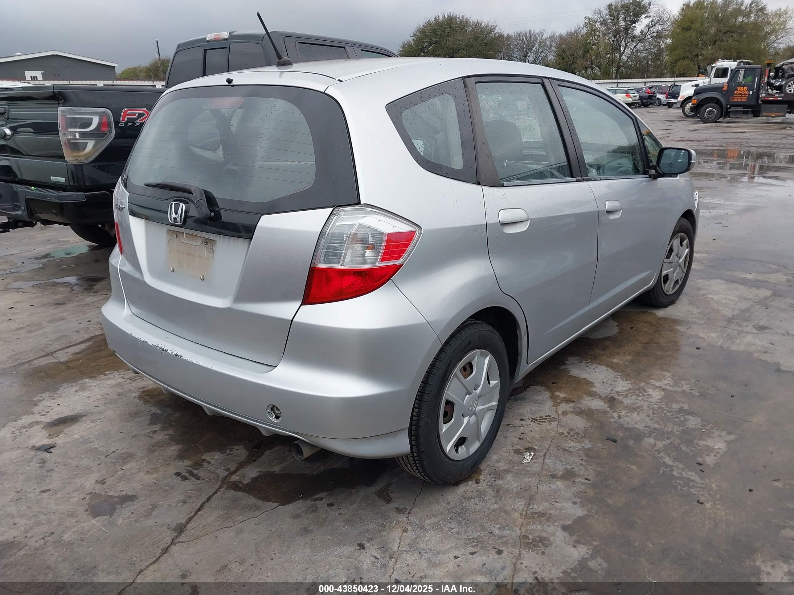 HONDA FIT image 4