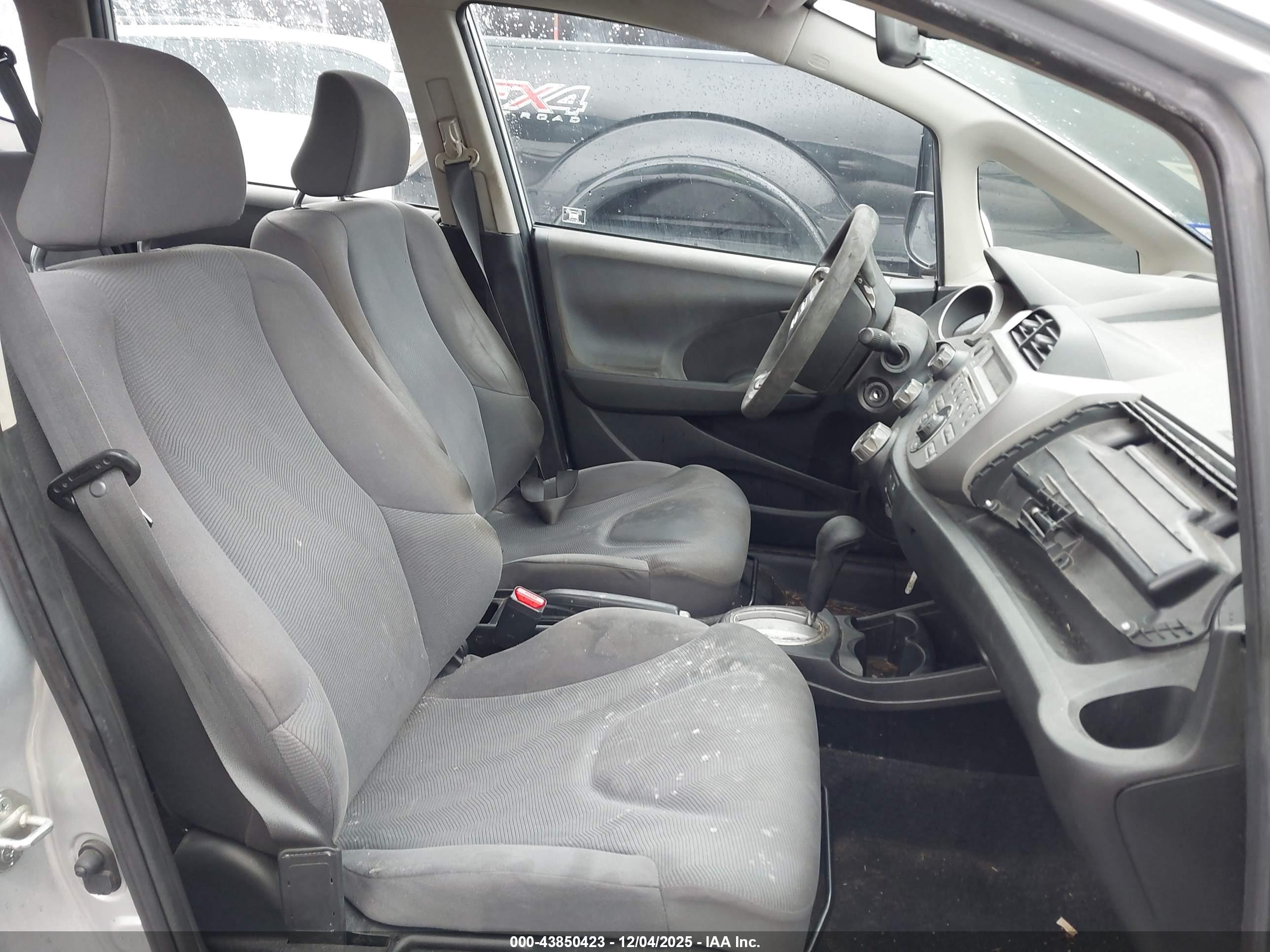HONDA FIT image 5