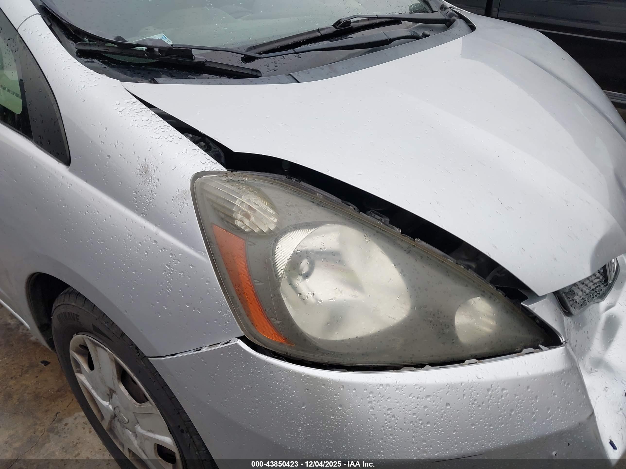 HONDA FIT image 6