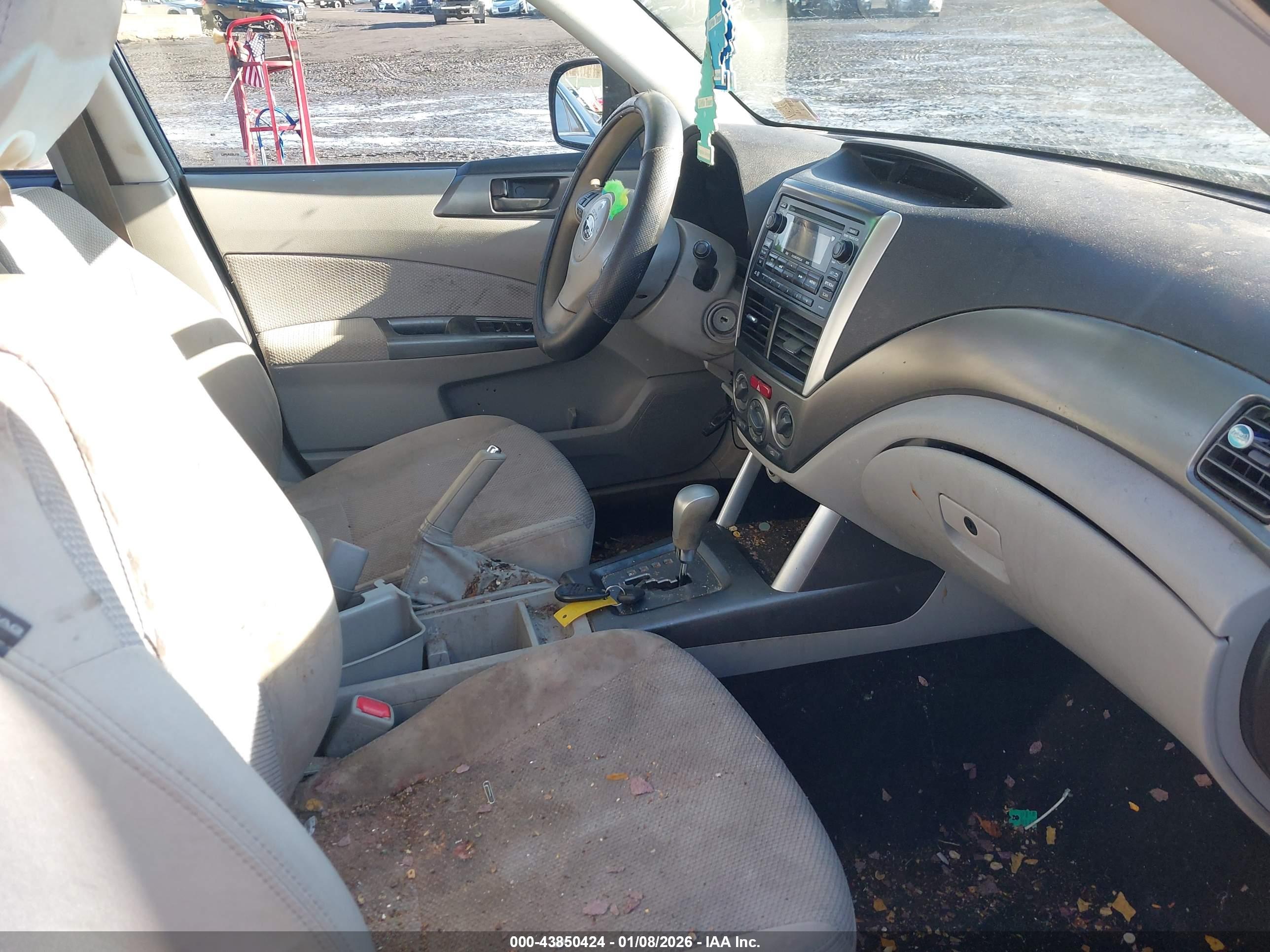 SUBARU FORESTER image 5