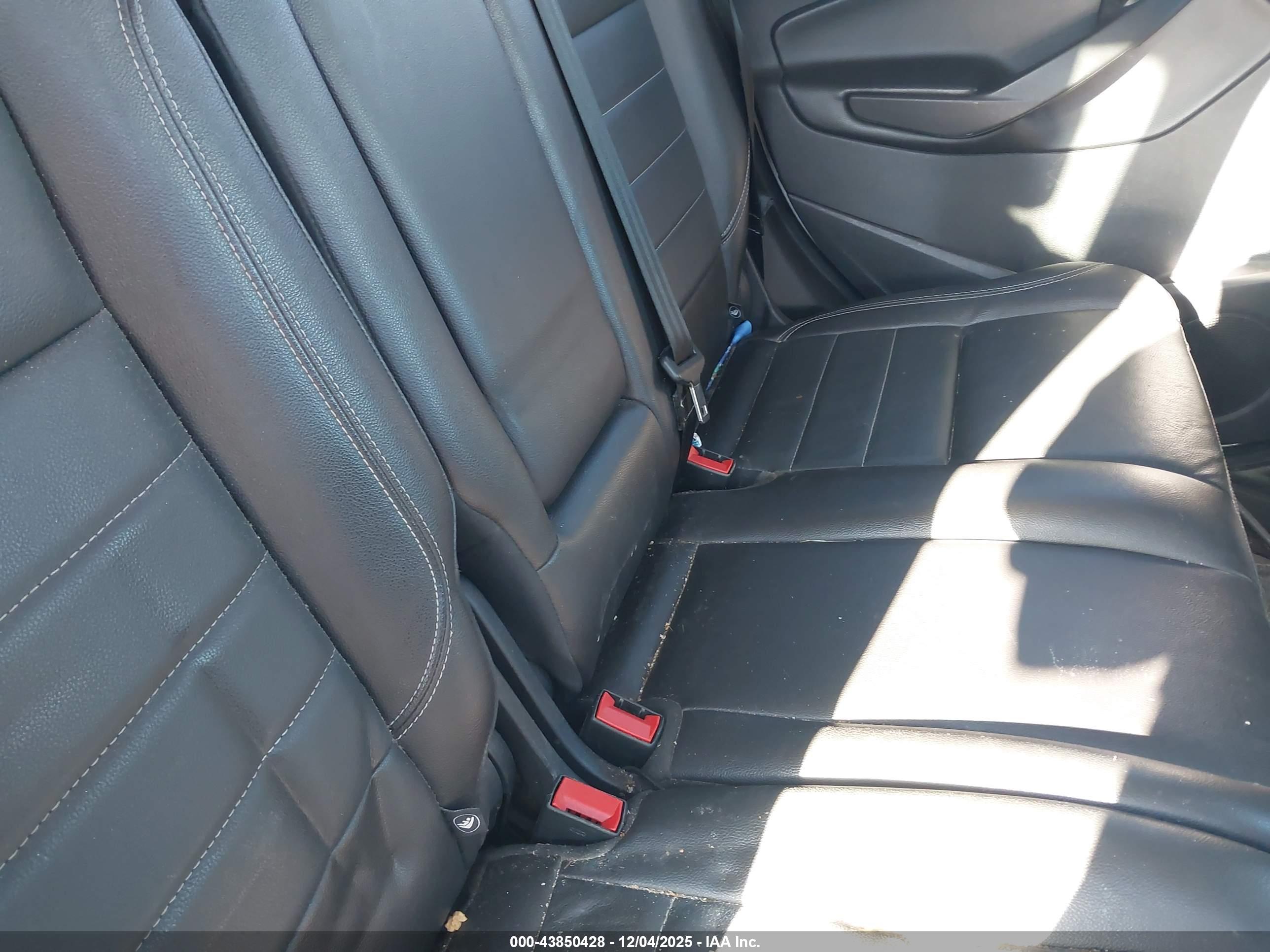 FORD ESCAPE image 8
