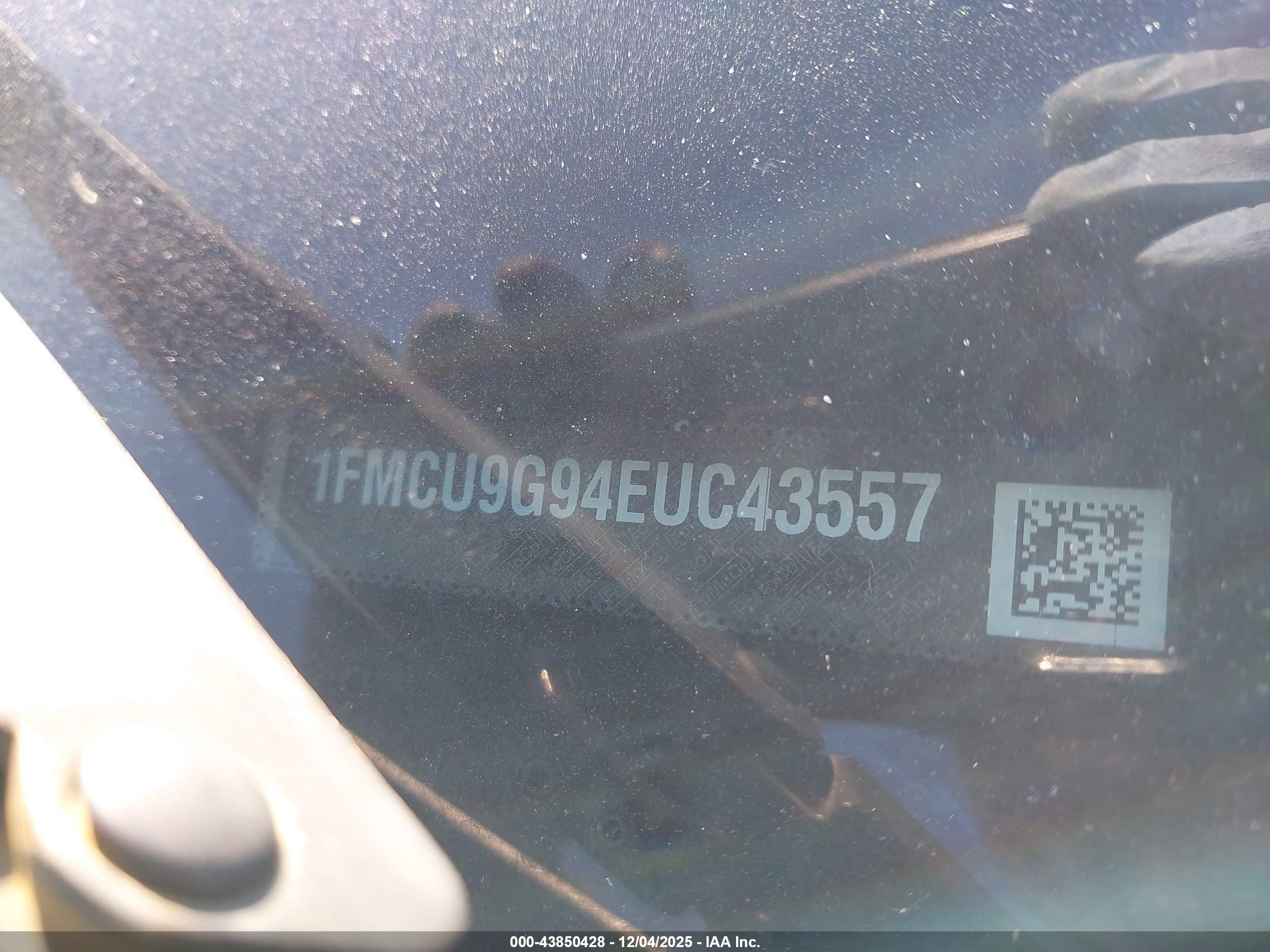 FORD ESCAPE image 9
