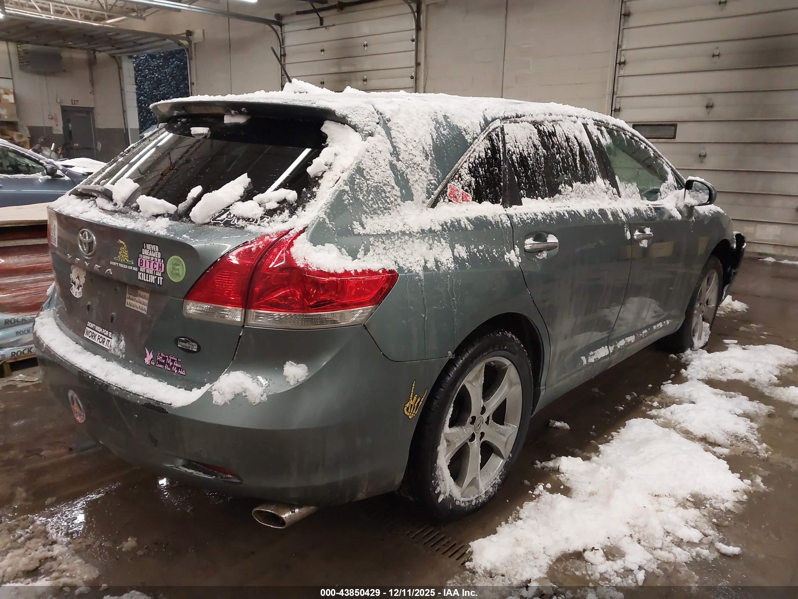 TOYOTA VENZA image 4