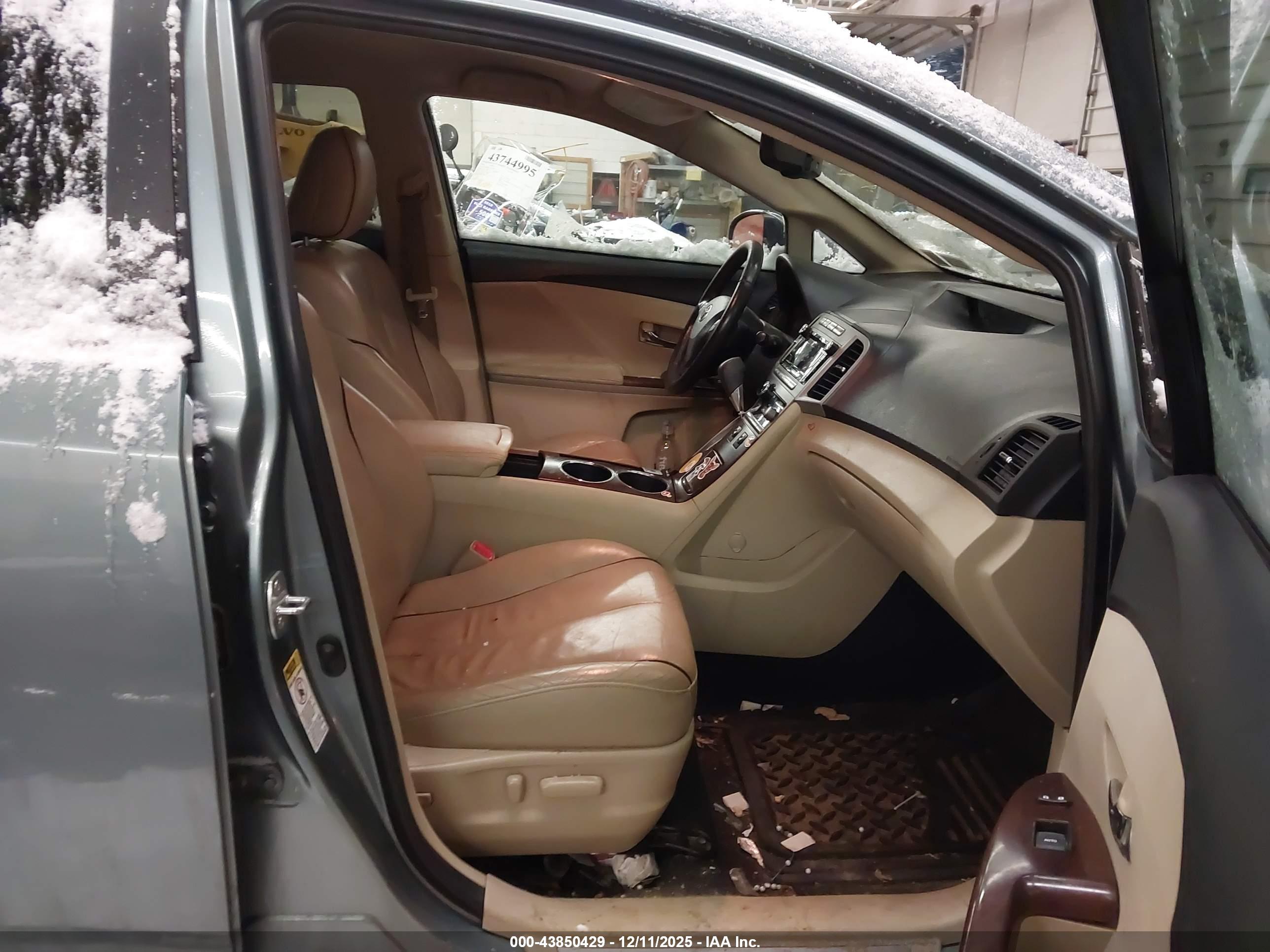 TOYOTA VENZA image 5