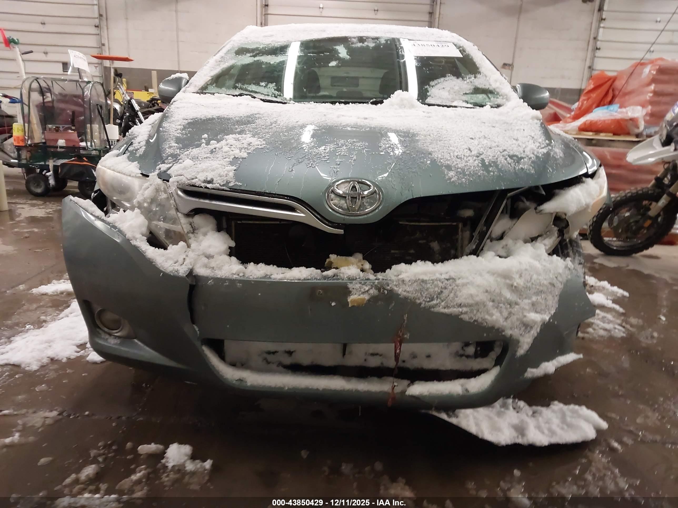 TOYOTA VENZA image 6