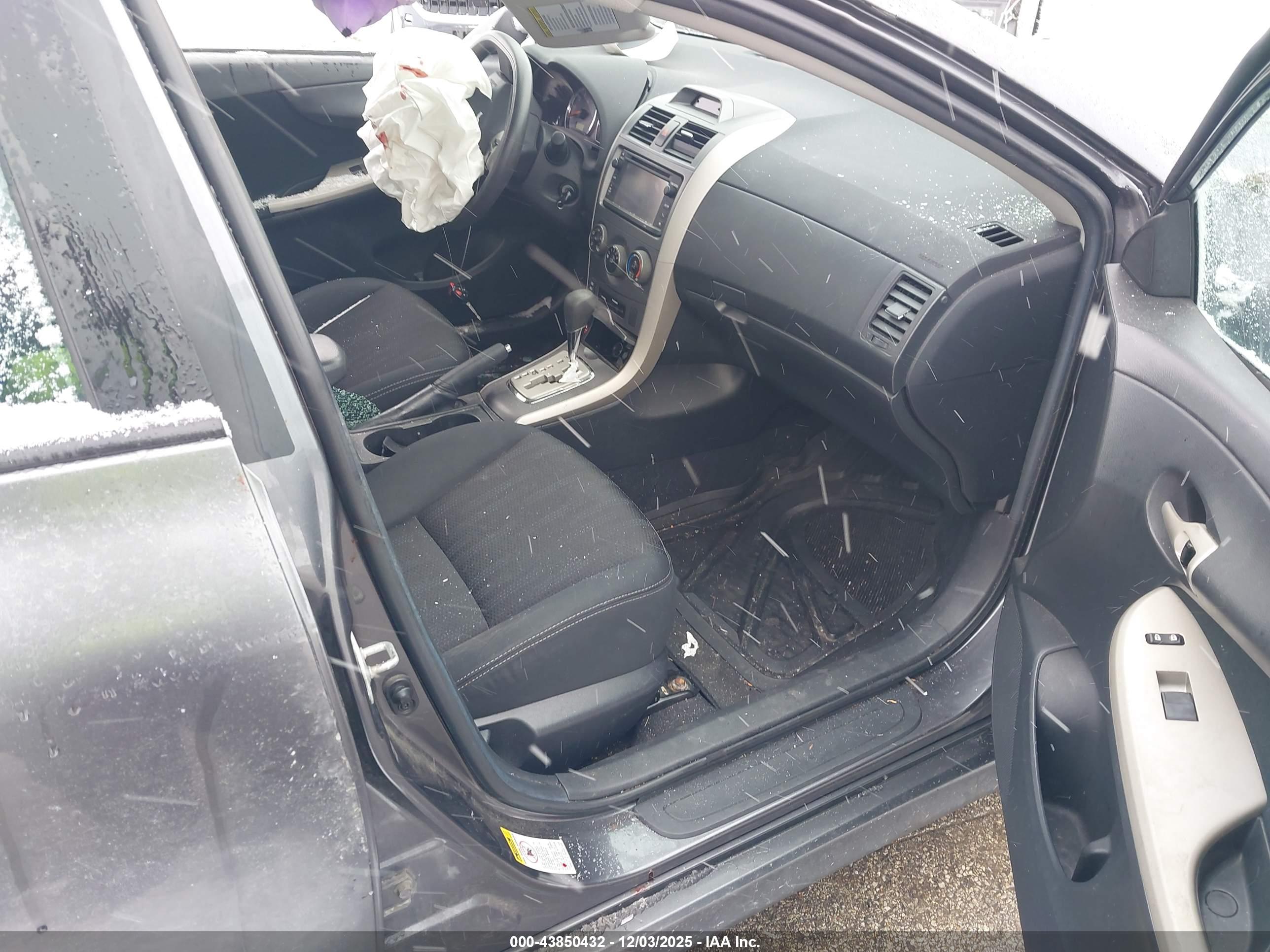 TOYOTA COROLLA image 5