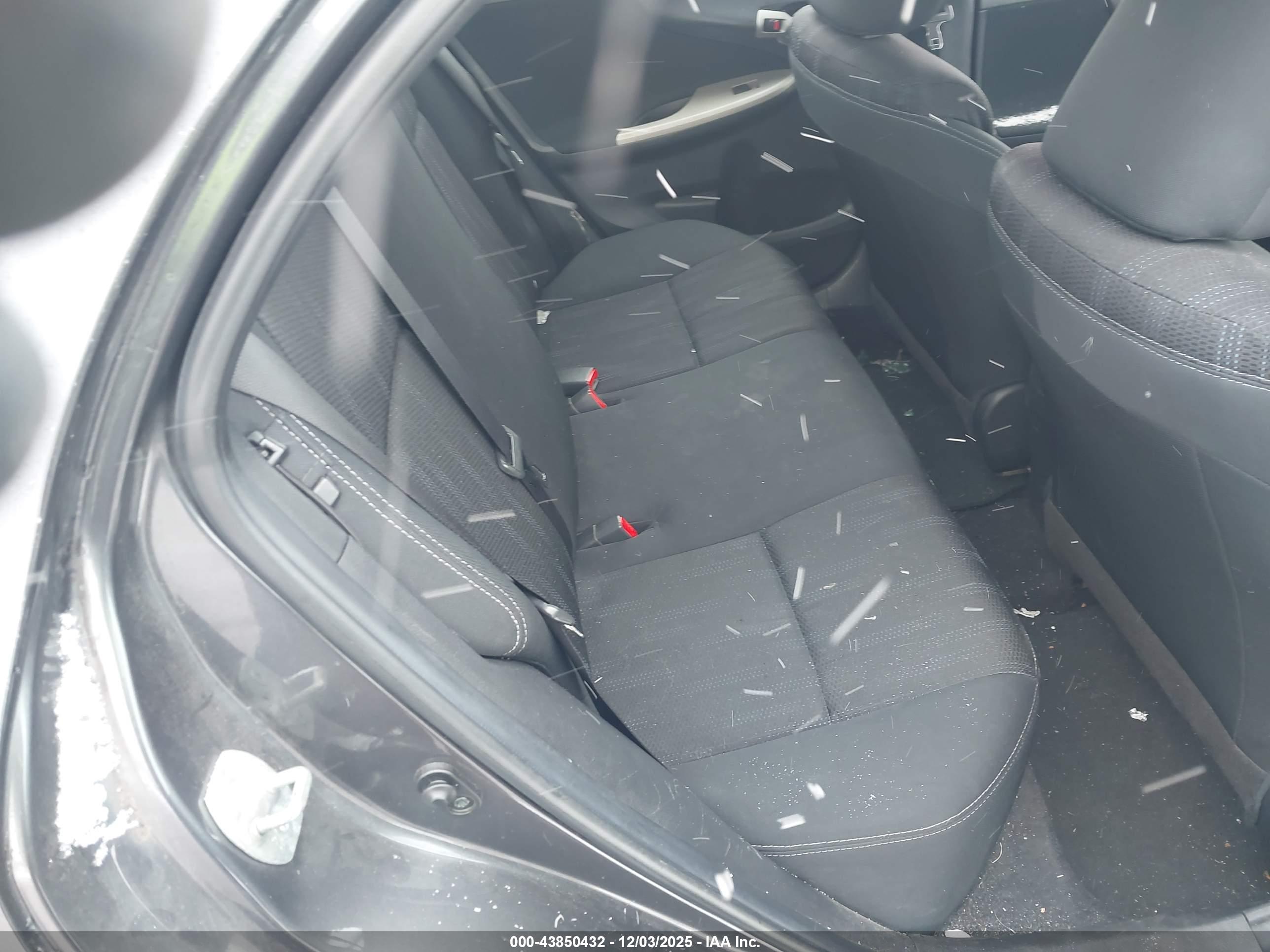 TOYOTA COROLLA image 8