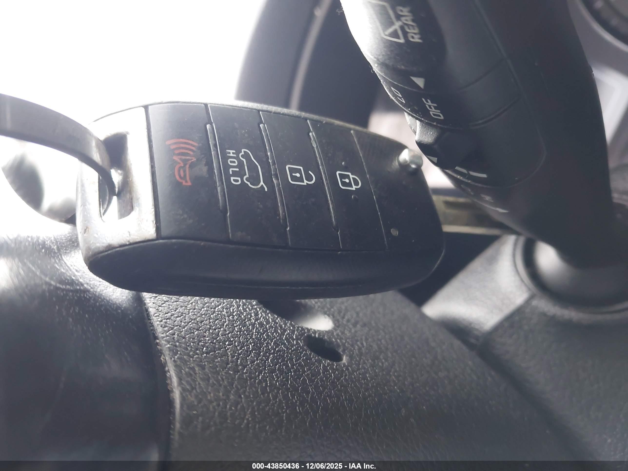 KIA SORENTO image 11
