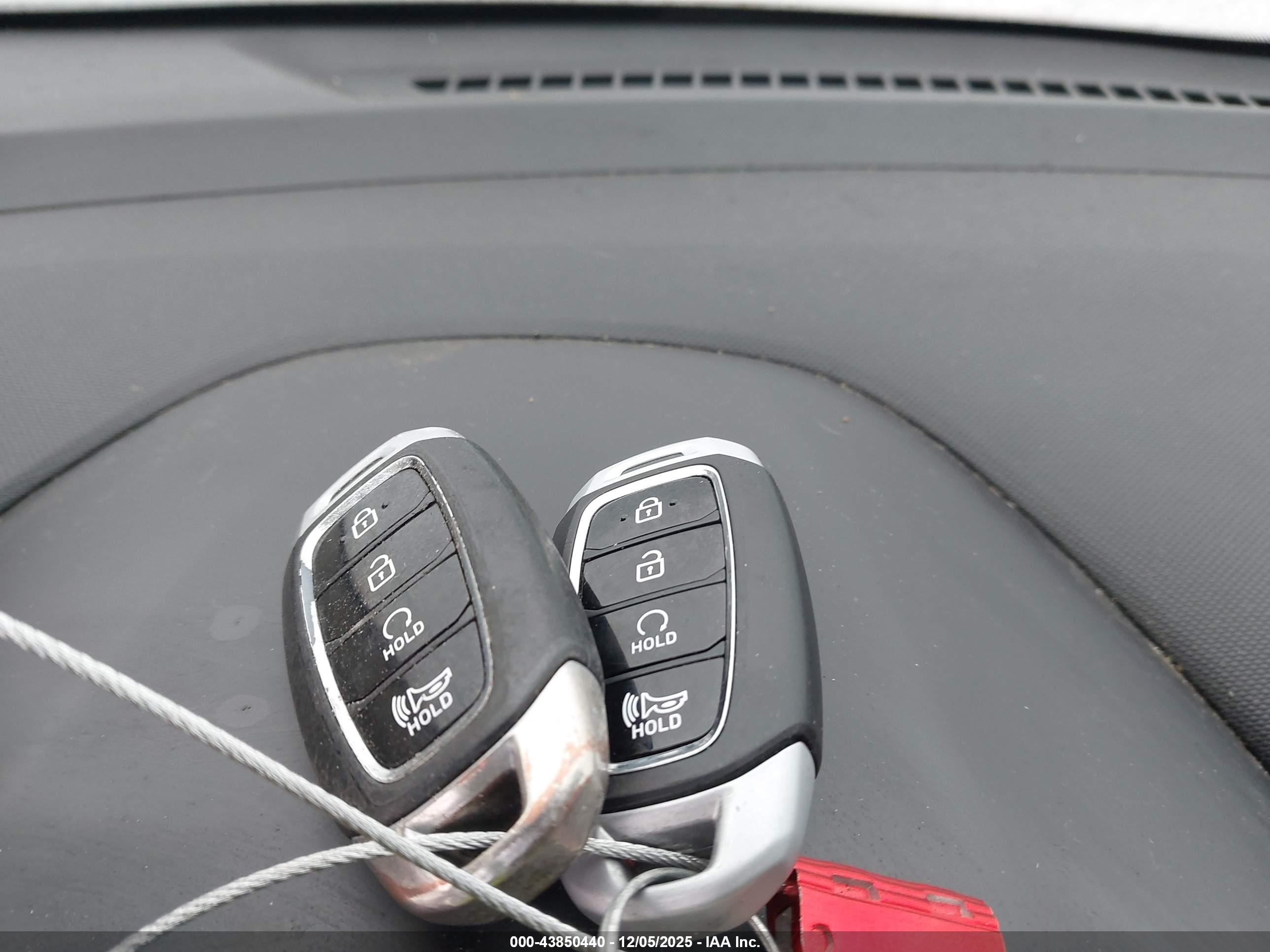 HYUNDAI VENUE image 11