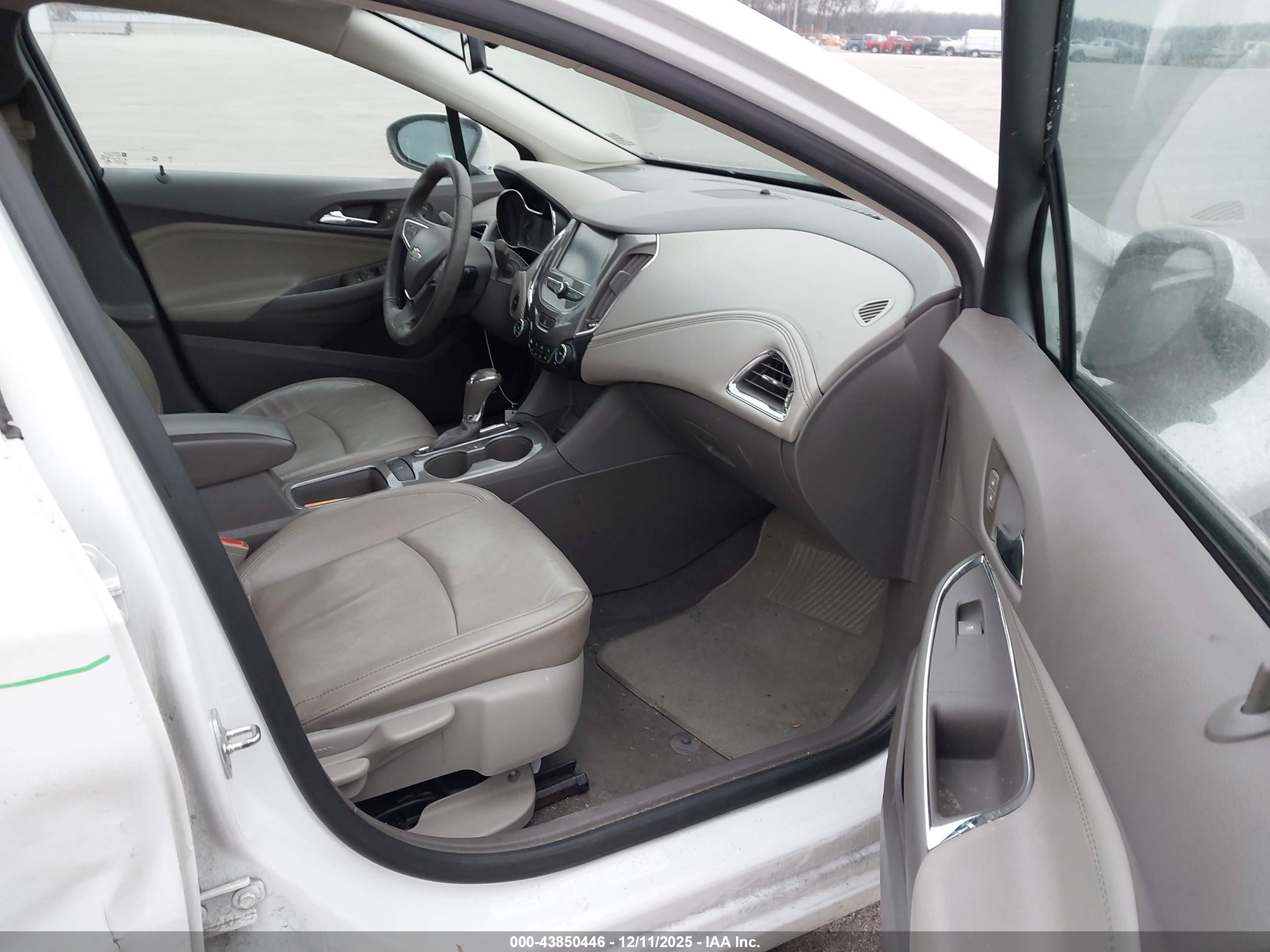 CHEVROLET CRUZE image 5