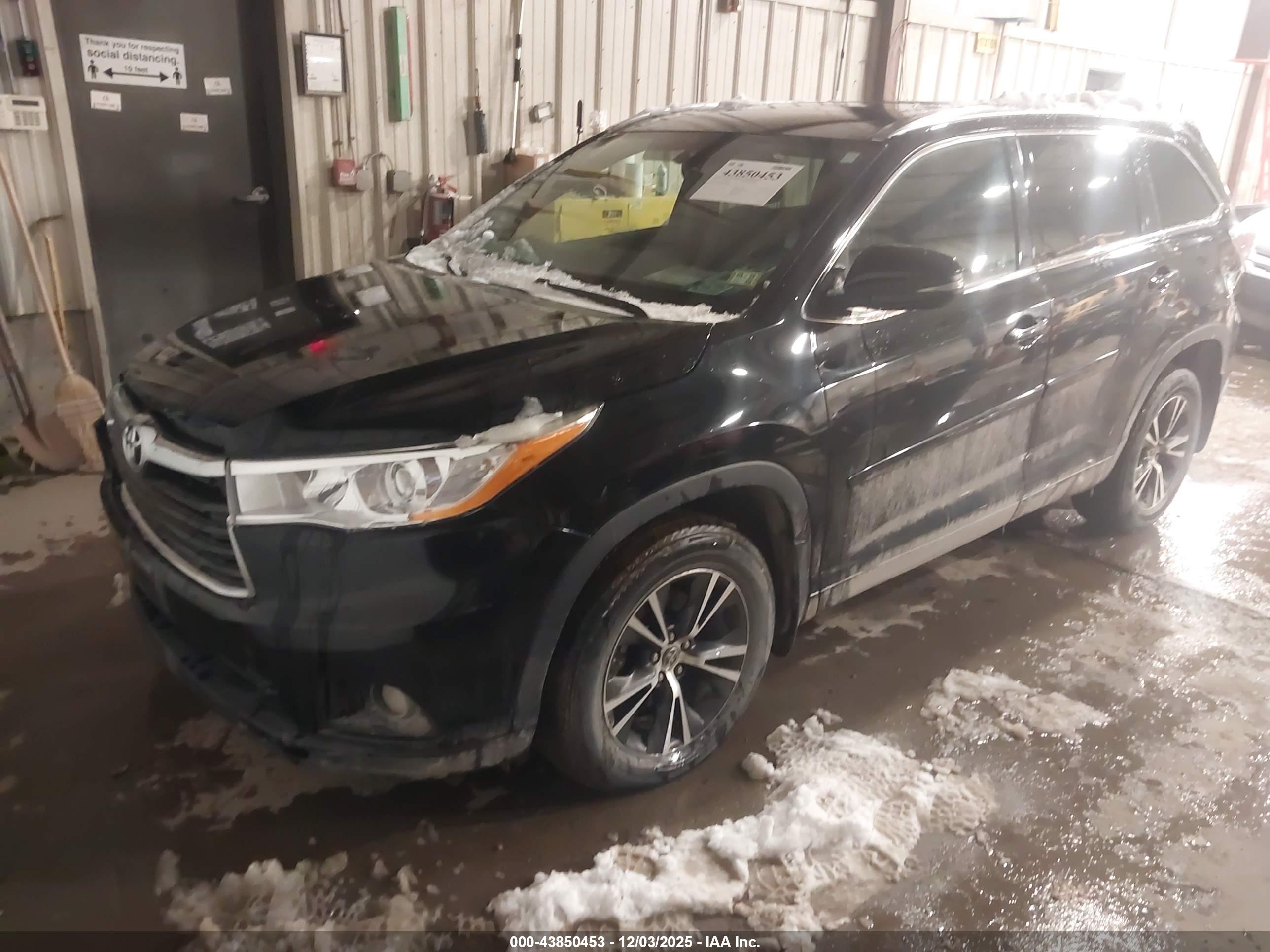 TOYOTA HIGHLANDER image 2