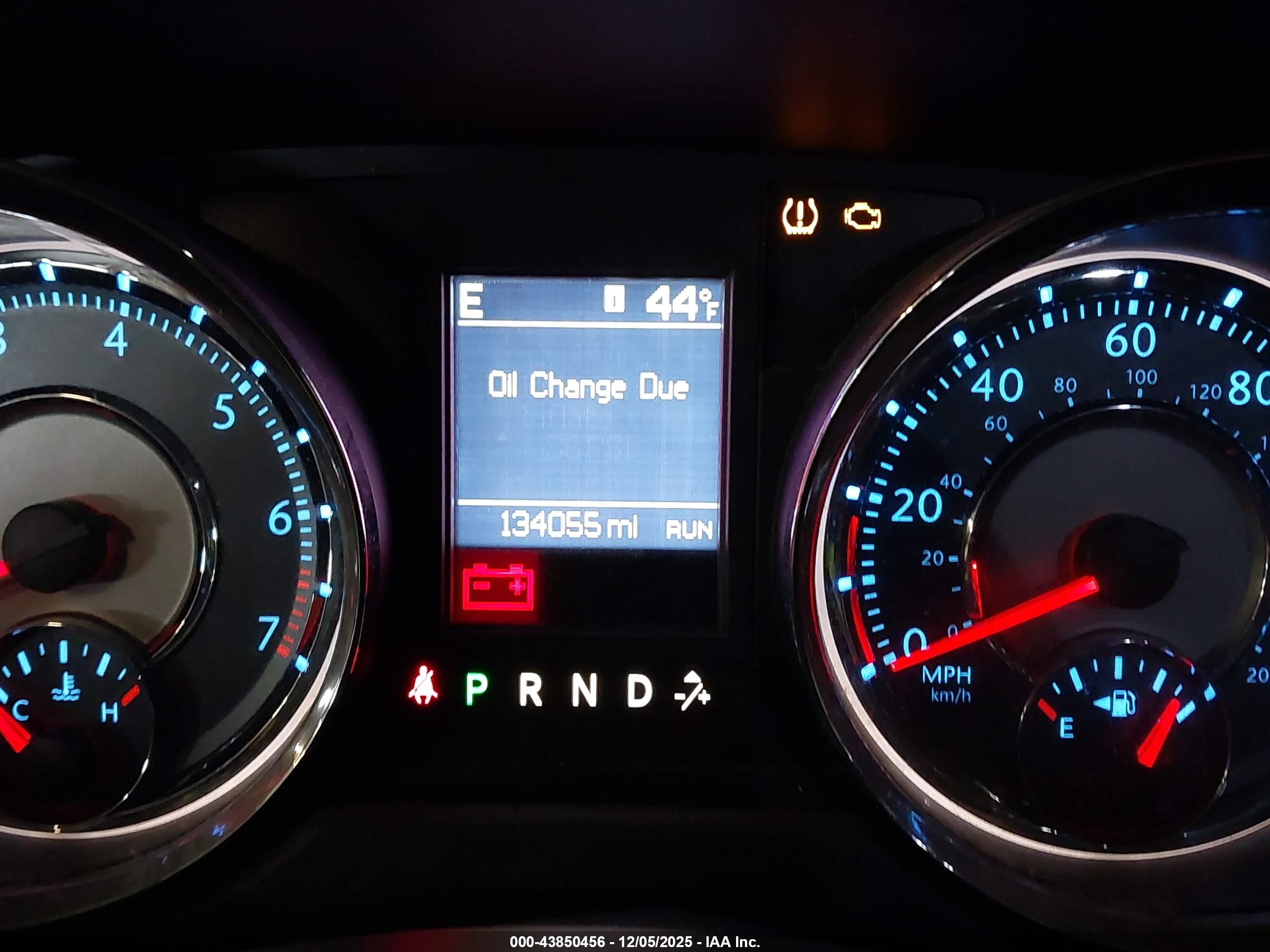 CHRYSLER TOWN image 7