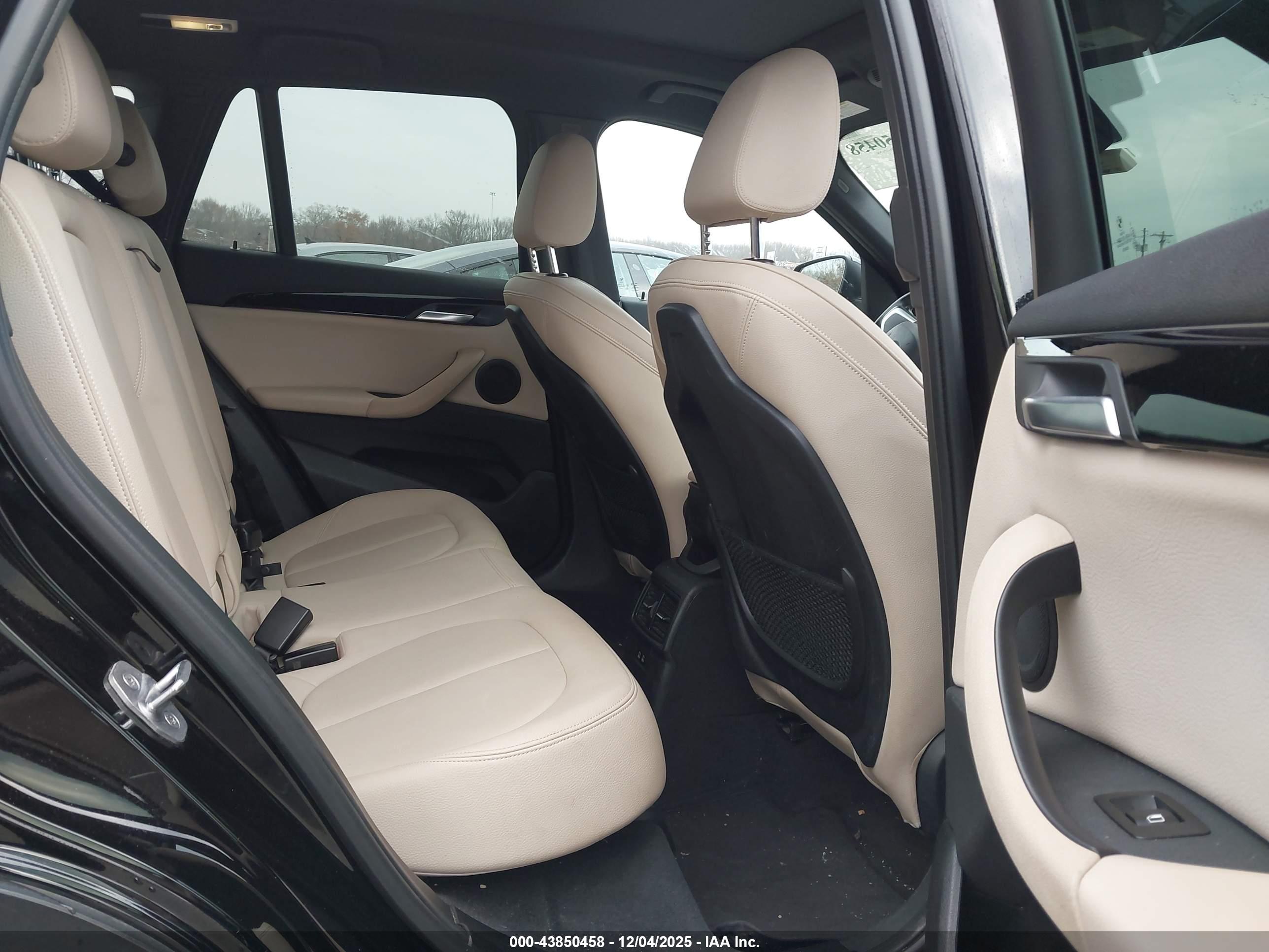 BMW X1 image 8